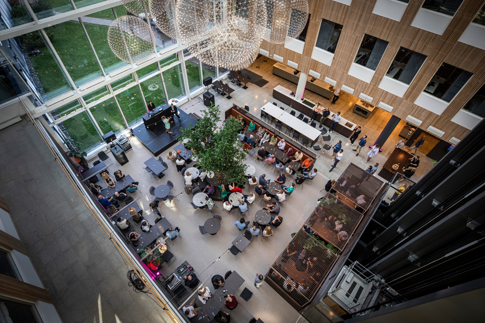 Arrangement i Spiseriet Galleribilde