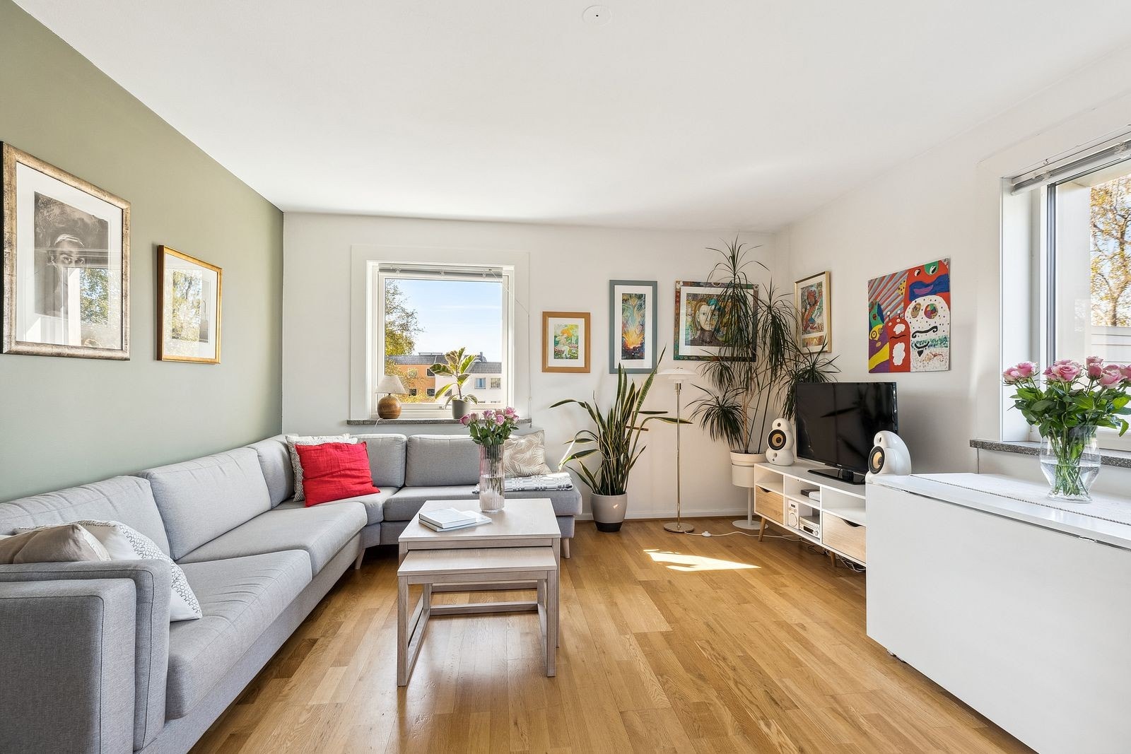 Velkommen til Oppsaltoppen 19A! Varmtvann, fyring og parkering inkl. Galleribilde