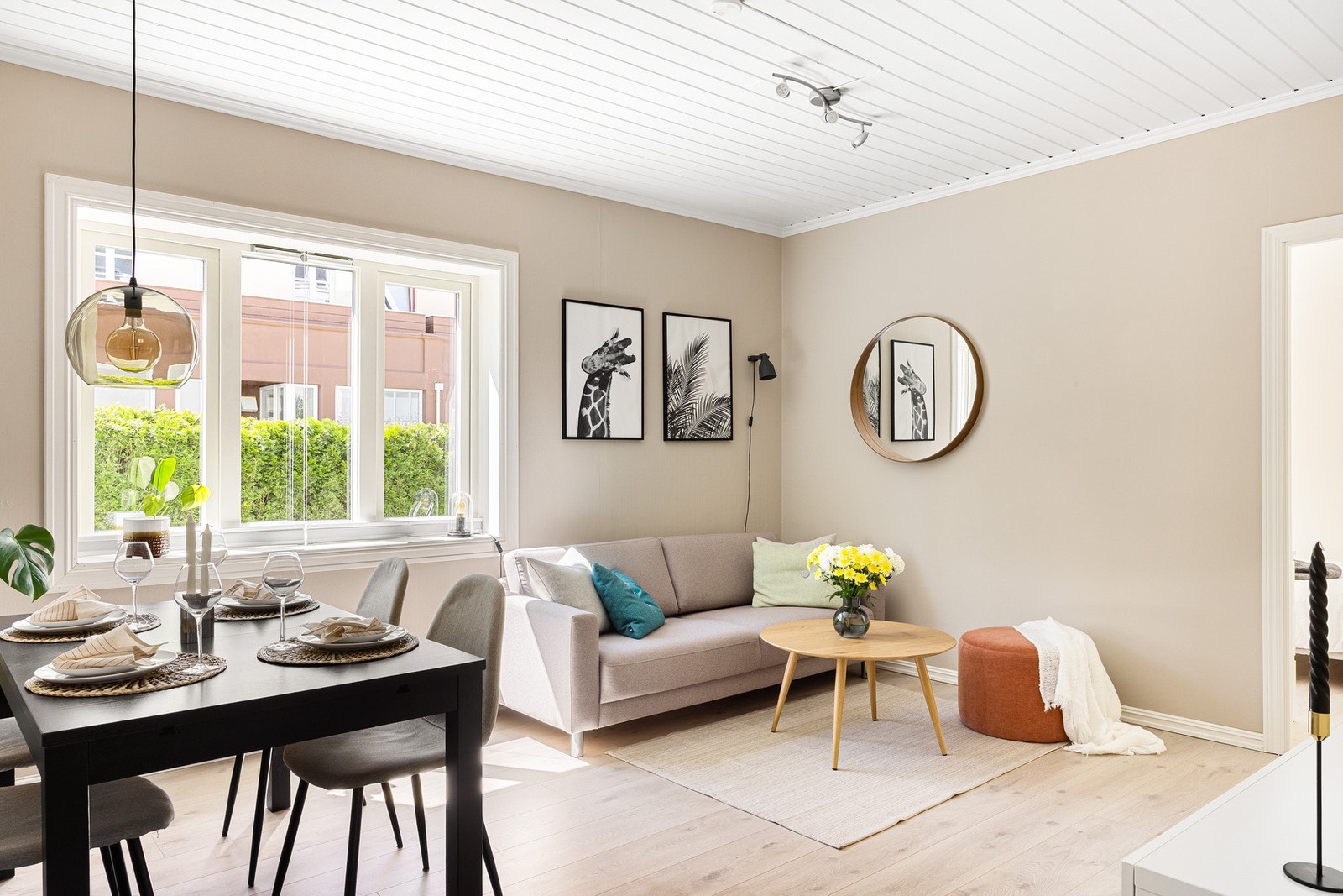 Leiligheten er lys og moderne med et flott uttrykk. Galleribilde