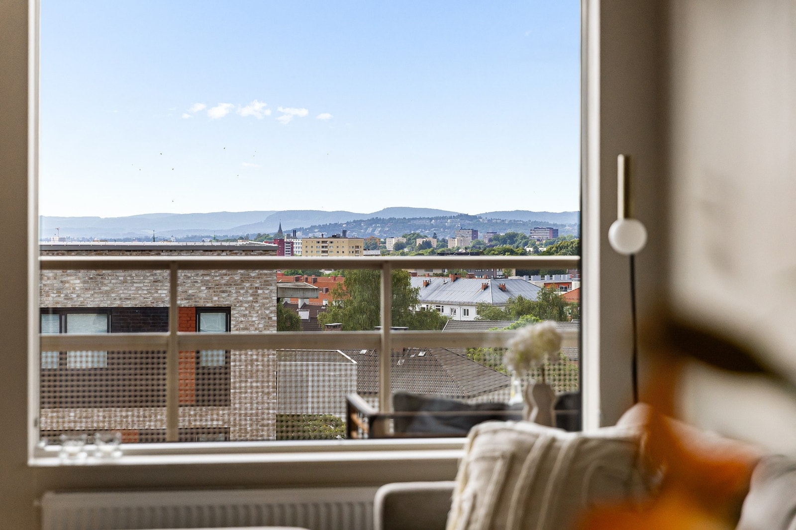 Her kan man nyte fin utsikt også innendørs i leiligheten! Galleribilde