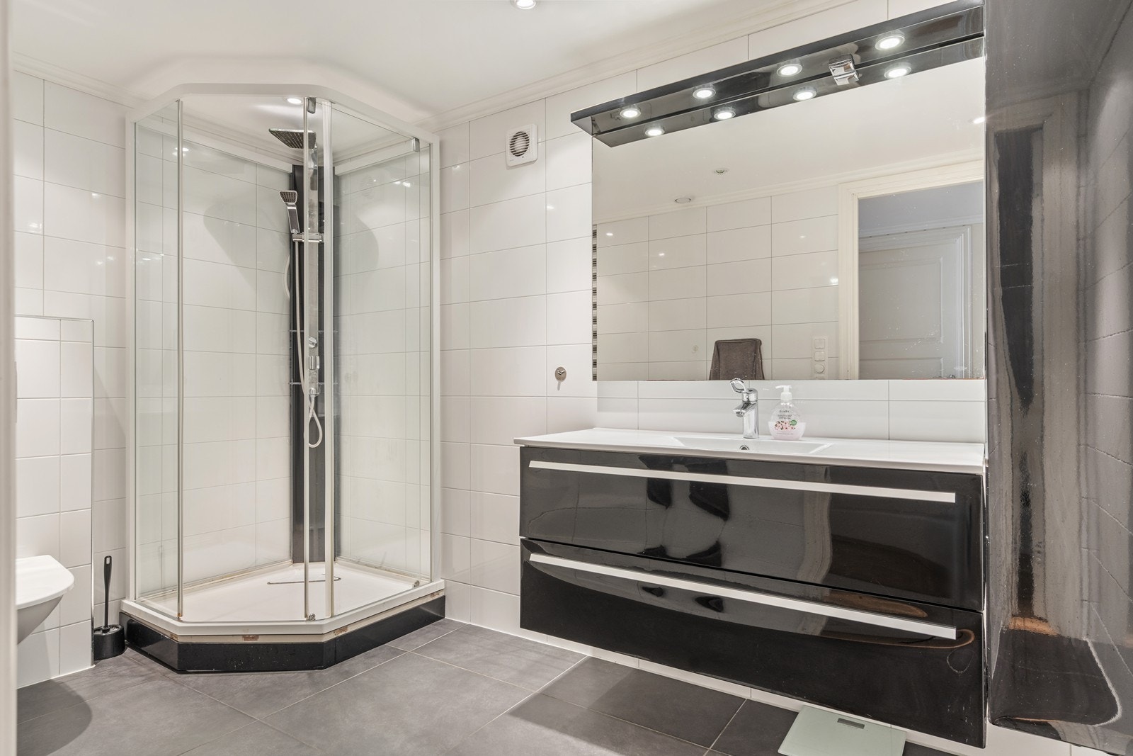 Bad i leiligheten Galleribilde