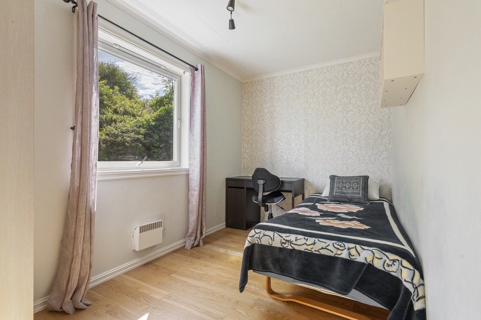 Soverom 1. Etg. Galleribilde