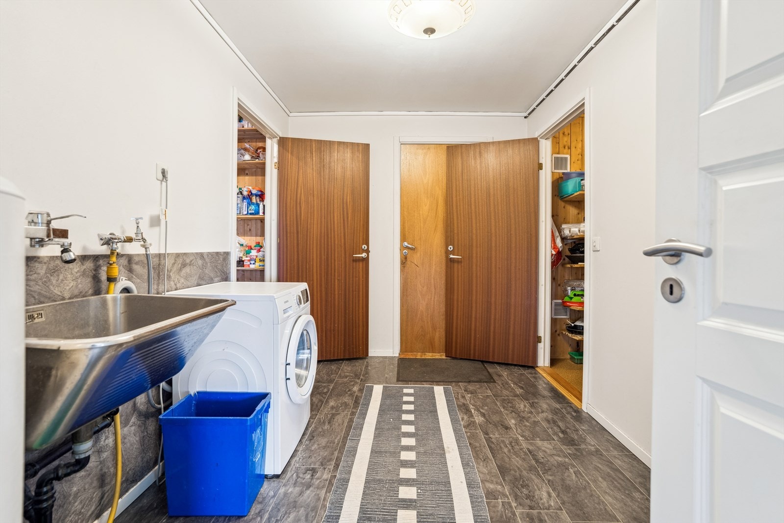 Vaskerom Galleribilde