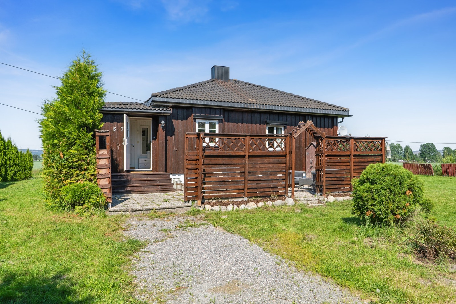 Det finnes dagligvarebutikker som Joker både i Skogbygda og på Skarnes innen kort kjøretid. Galleribilde