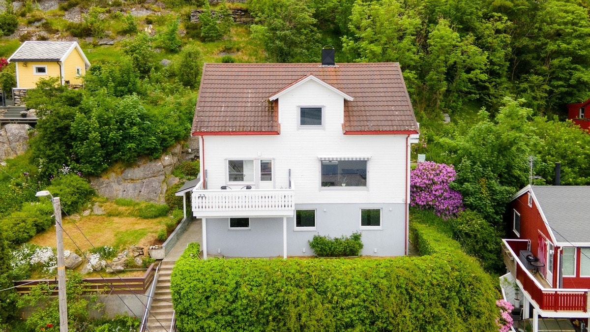 kollektivet består av hele underetasjen og første etasje Galleribilde