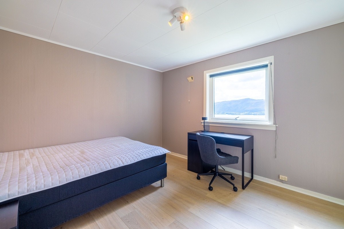 Soverom 2 med 150cm seng Galleribilde