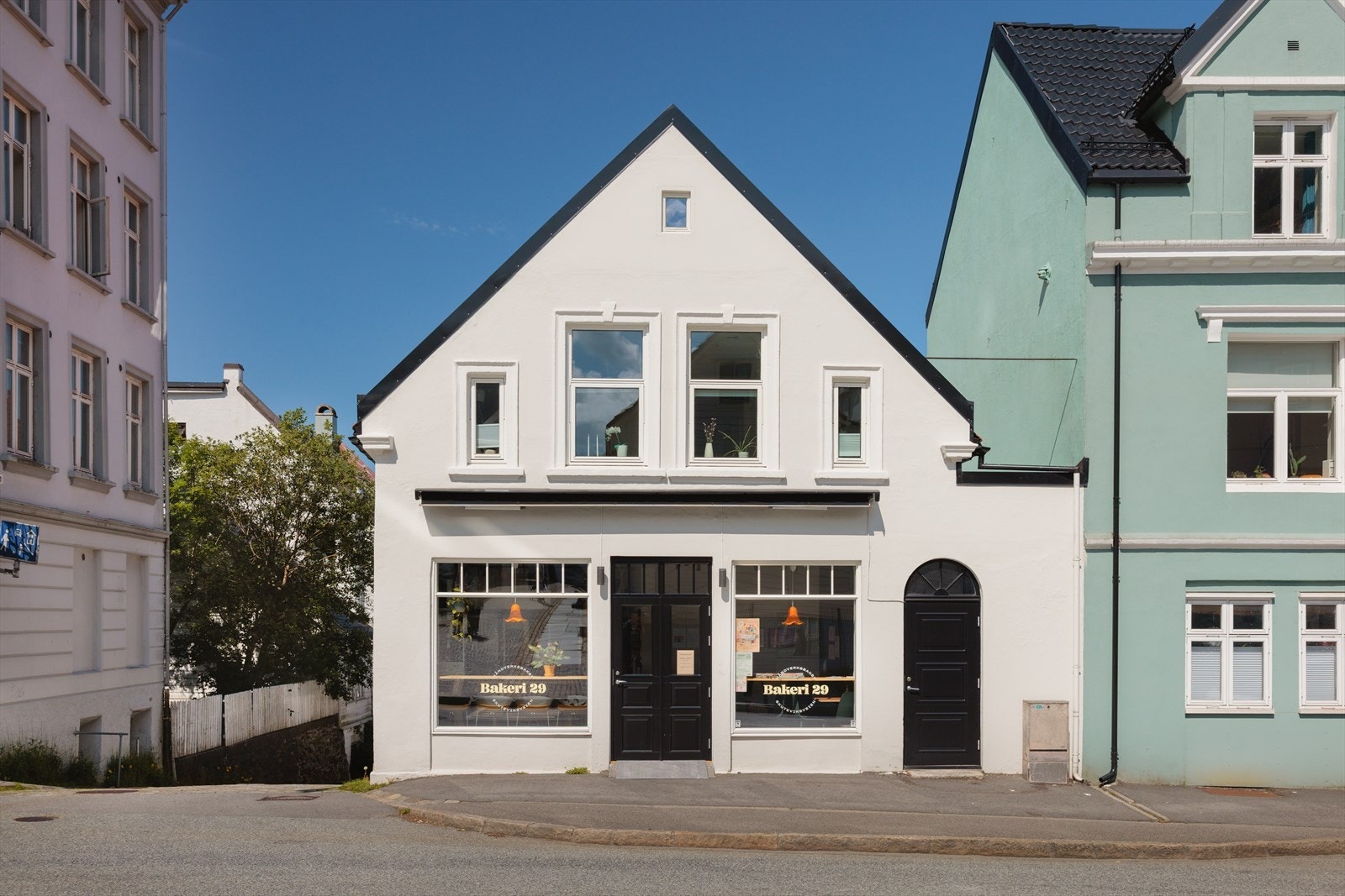 Bo i et ettertraktet område, med kort vei til butikker, spisesteder, servicetilbud og kollektivtransport! Bakeri 29 ligger kun noen meter fra dørstokken Galleribilde