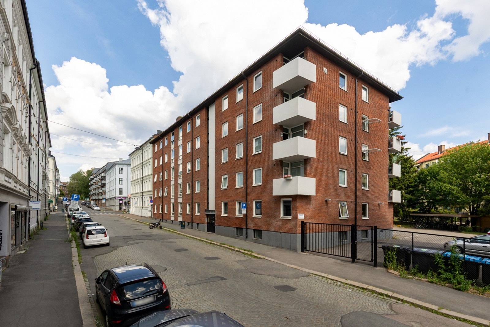 Borettslaget består av 35 andelsleiligheter og har 18 parkeringsplasser med mulighet for leie. Galleribilde