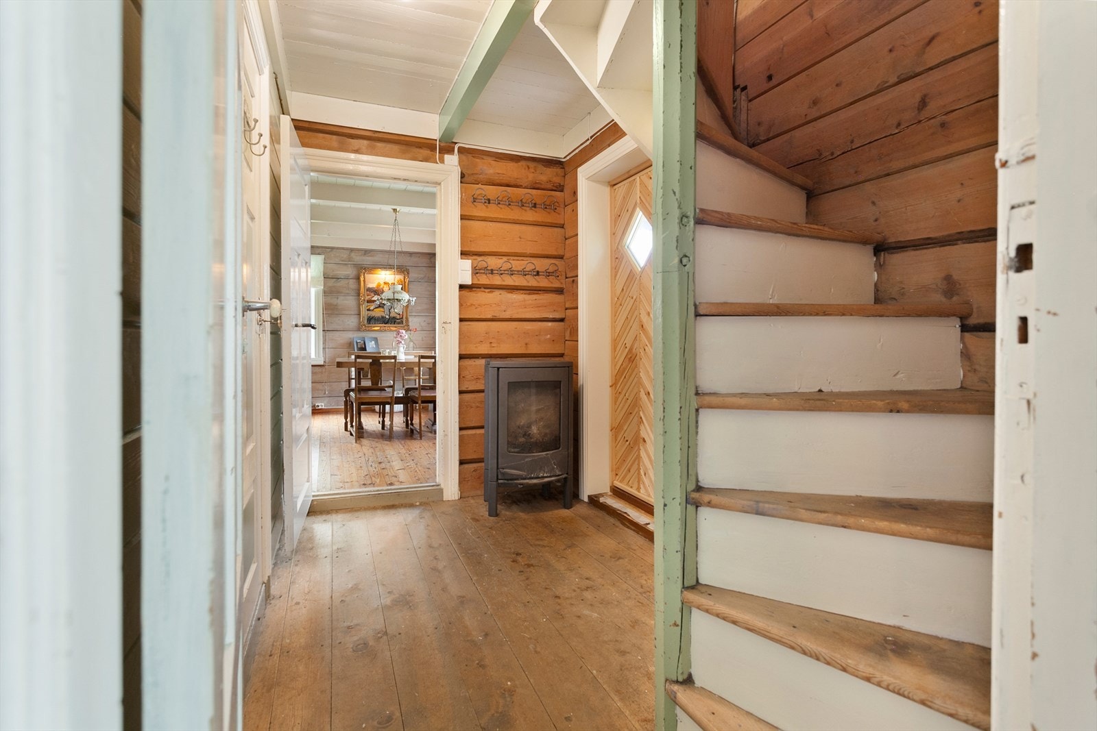 Vi tar turen opp på loftet Galleribilde