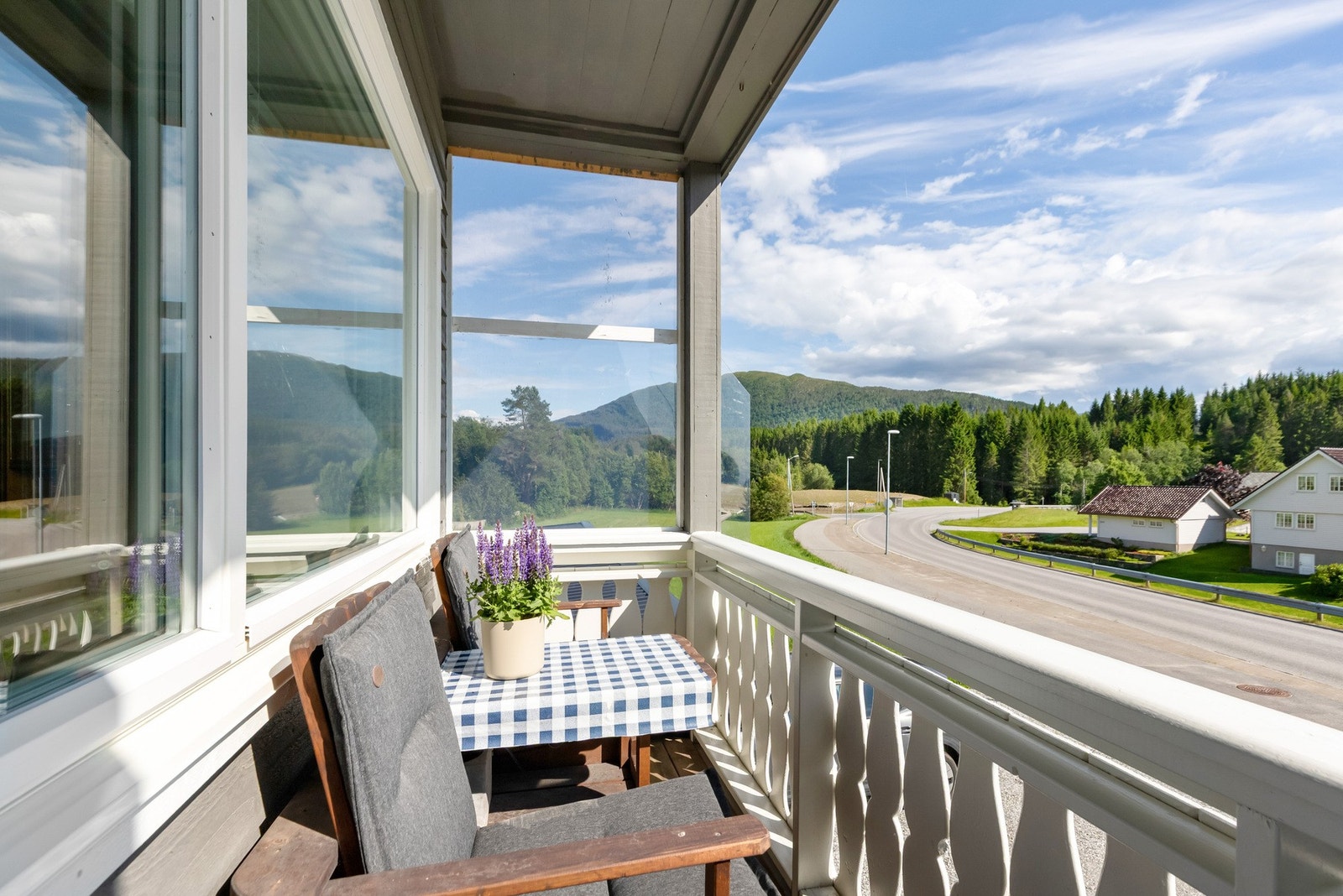 Balkong med plass til utemøblement Galleribilde