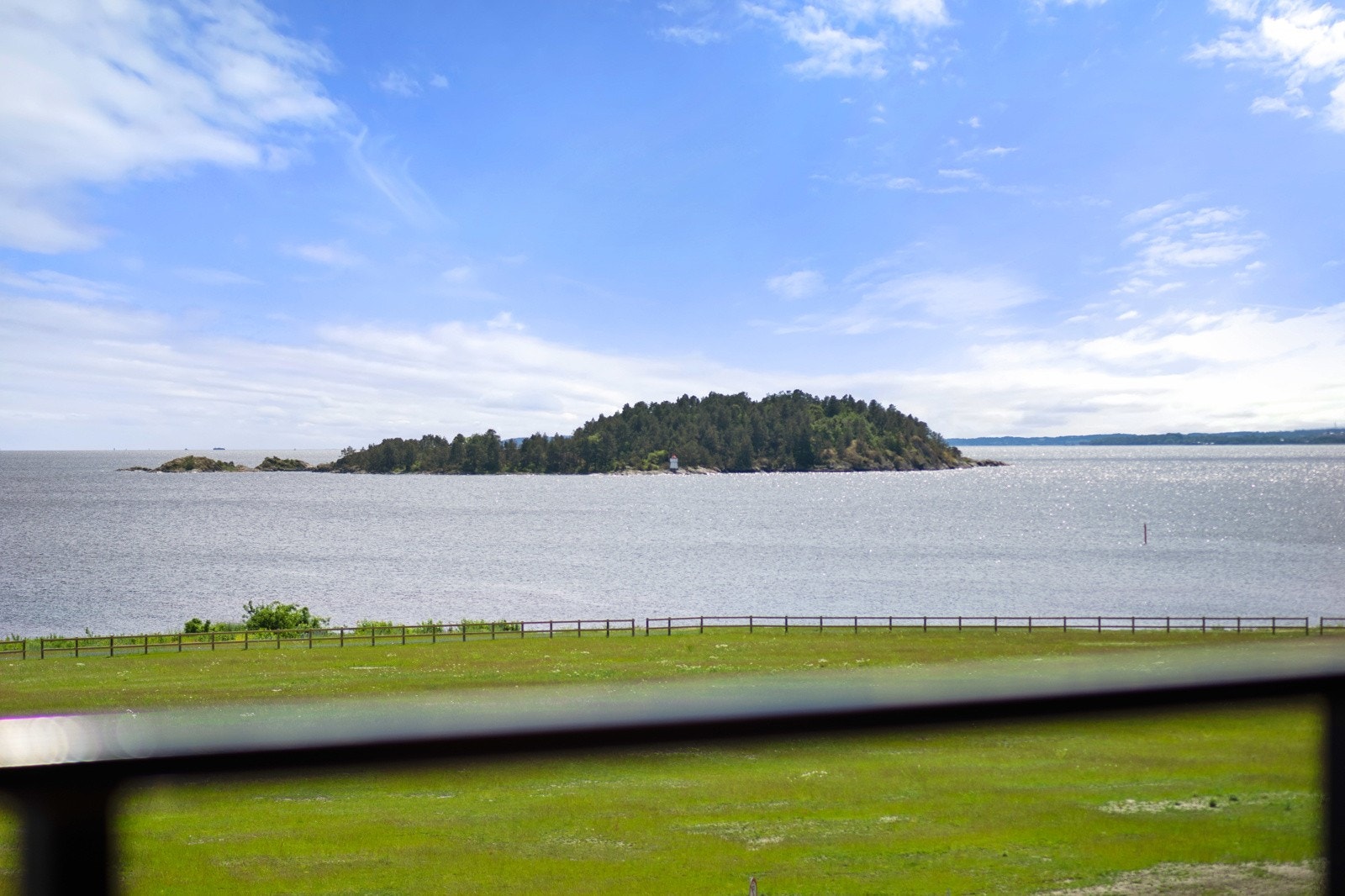 Leiligheten ligger i første rekke med fantastisk flott utsikt Galleribilde