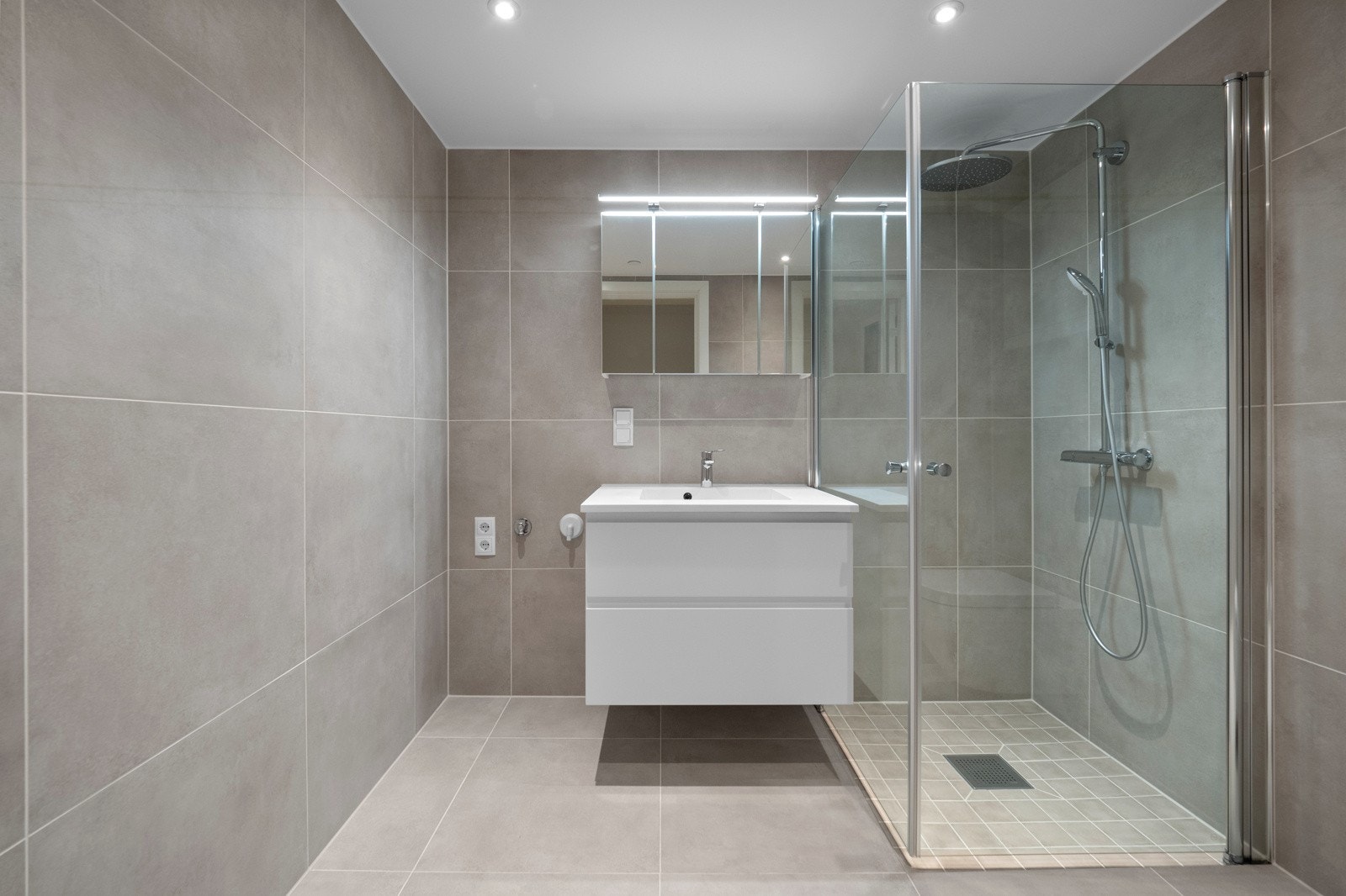 Flott flislagt bad Galleribilde