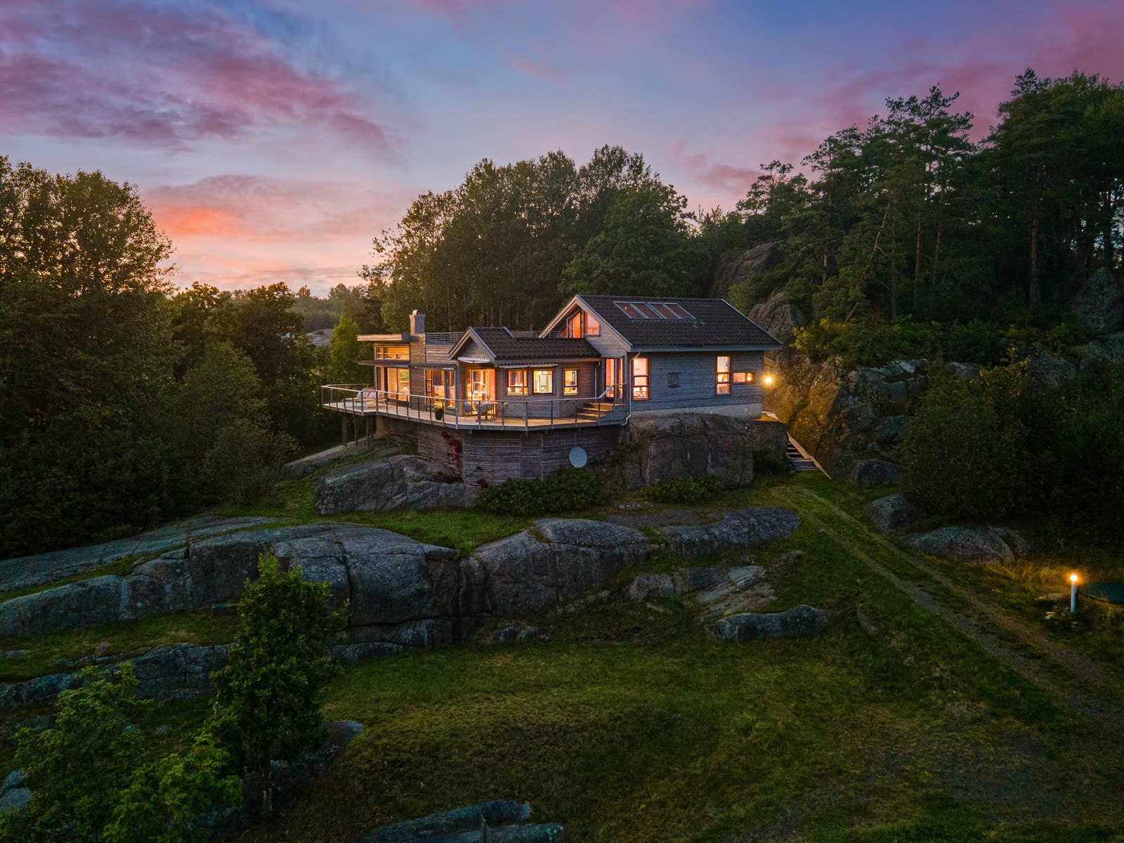 Kun denne hytta i området! Bilvei helt frem! Galleribilde