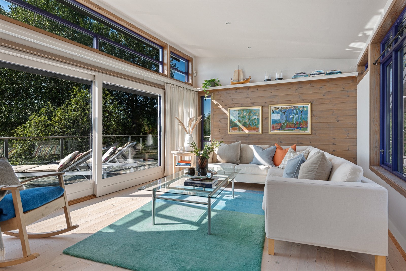 Store vinduer gir meget god lysinnslipp Galleribilde