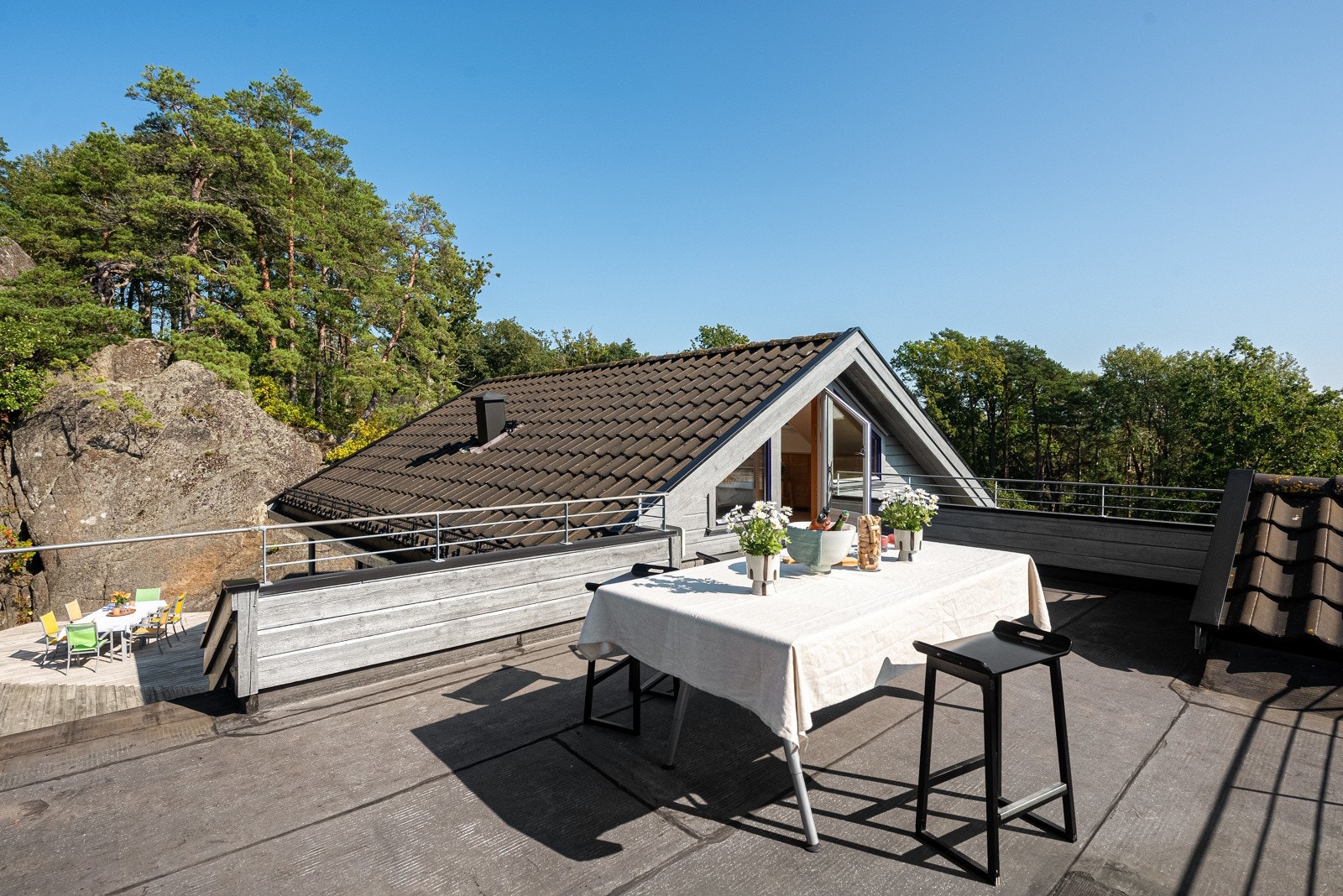 Stor takterrasse med utsøkte sol og utsiktsforhold Galleribilde