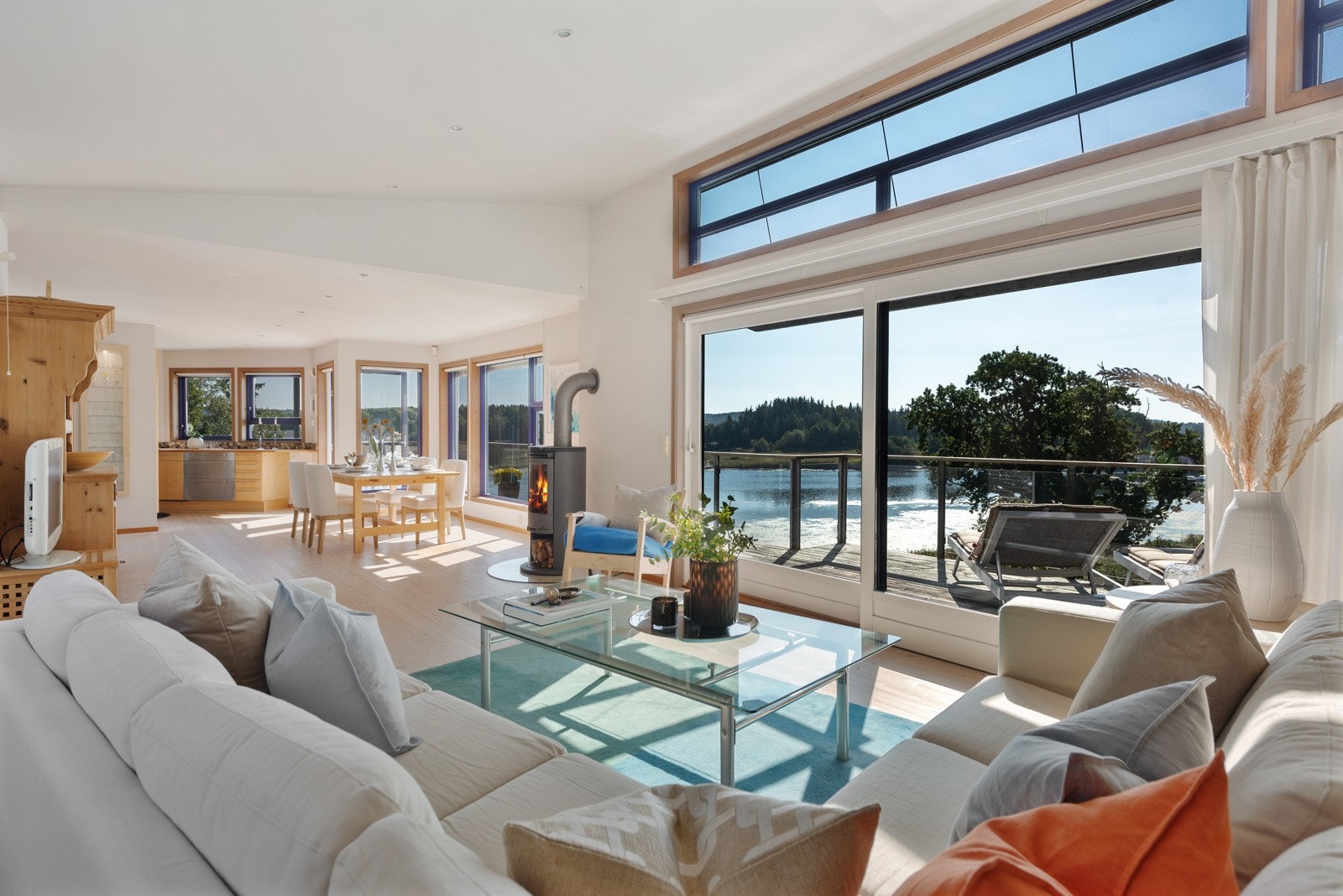 Lekker stue med god takhimling Galleribilde