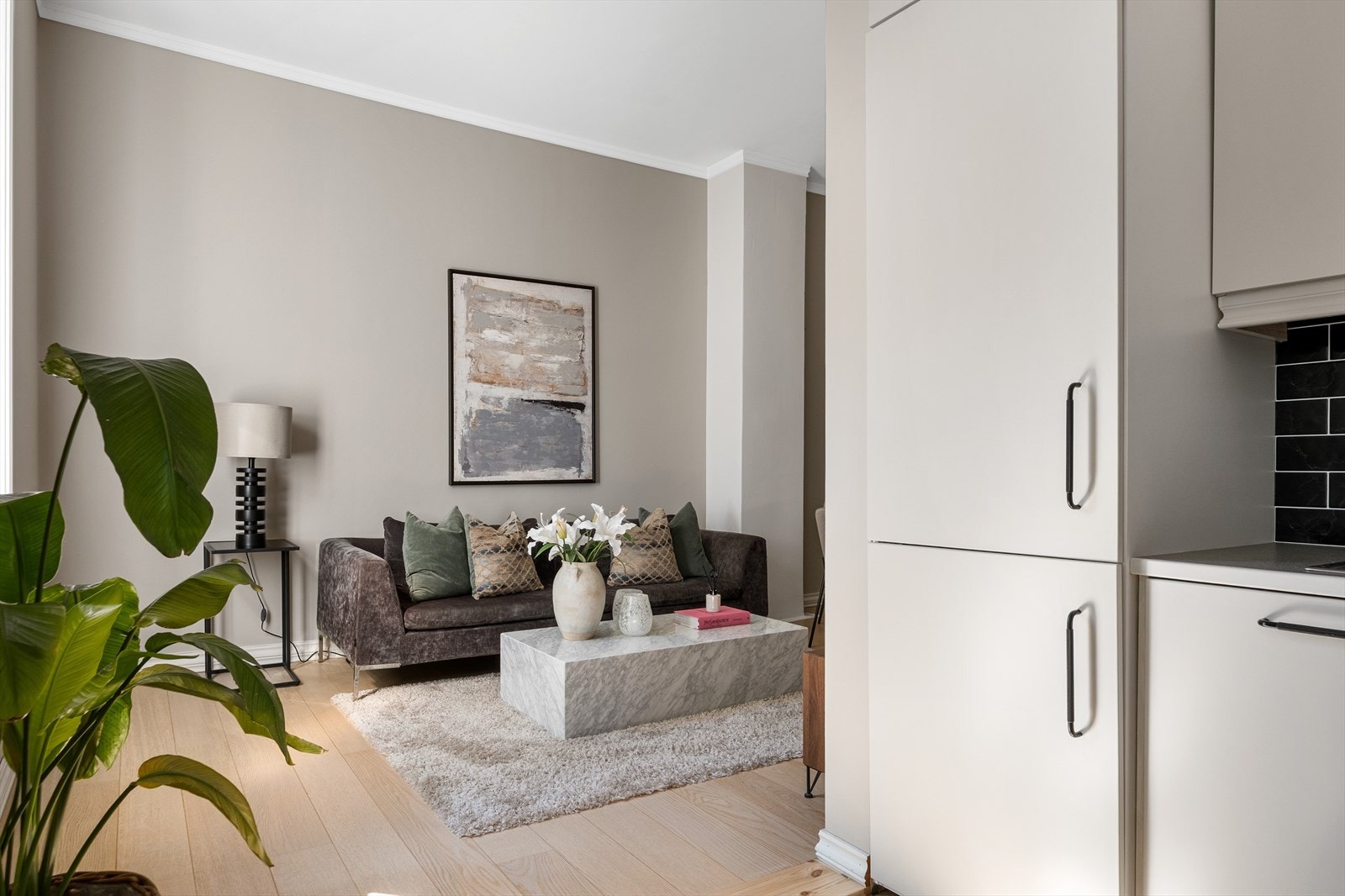 Selger har nylig åpnet opp vegg mellom stue og kjøkken Galleribilde