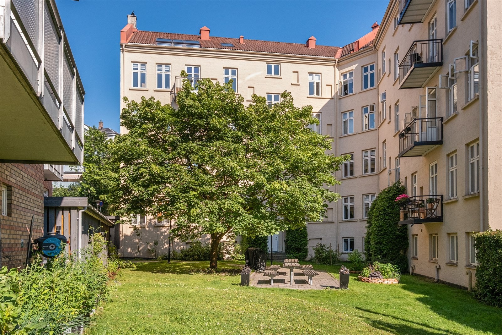 Sameiet består av 72 seksjoner - Fordelt på nr 18 og nr 20. Galleribilde