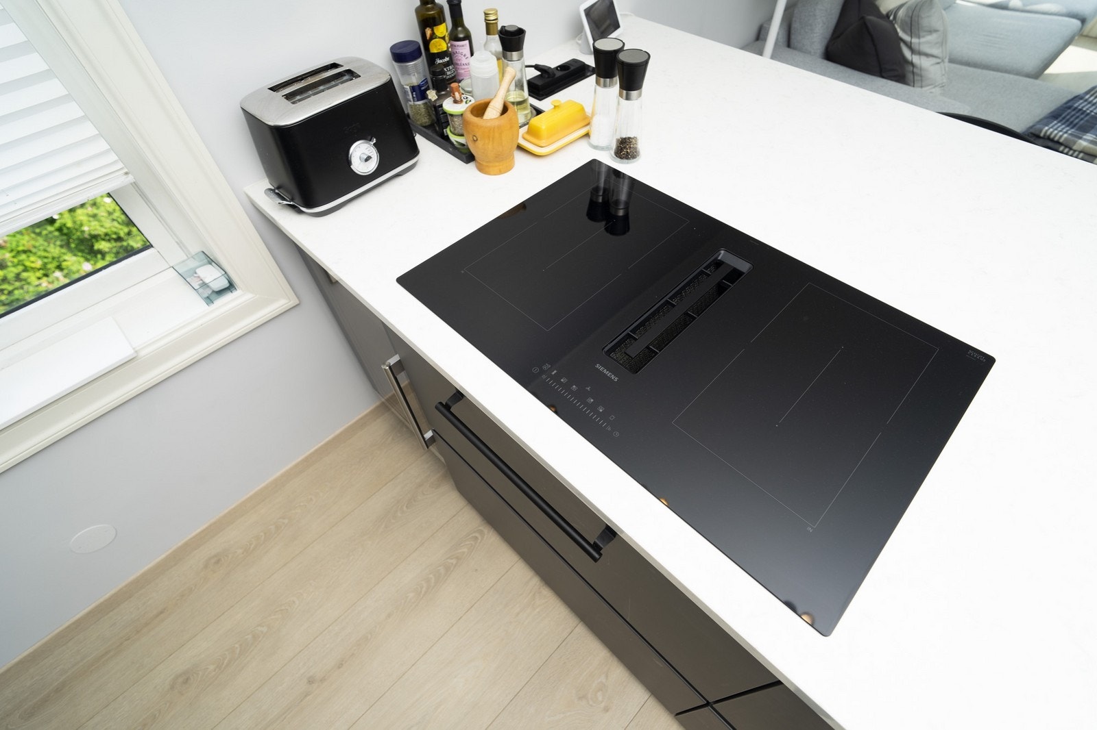 Stor platetopp med nedsenket vifte Galleribilde