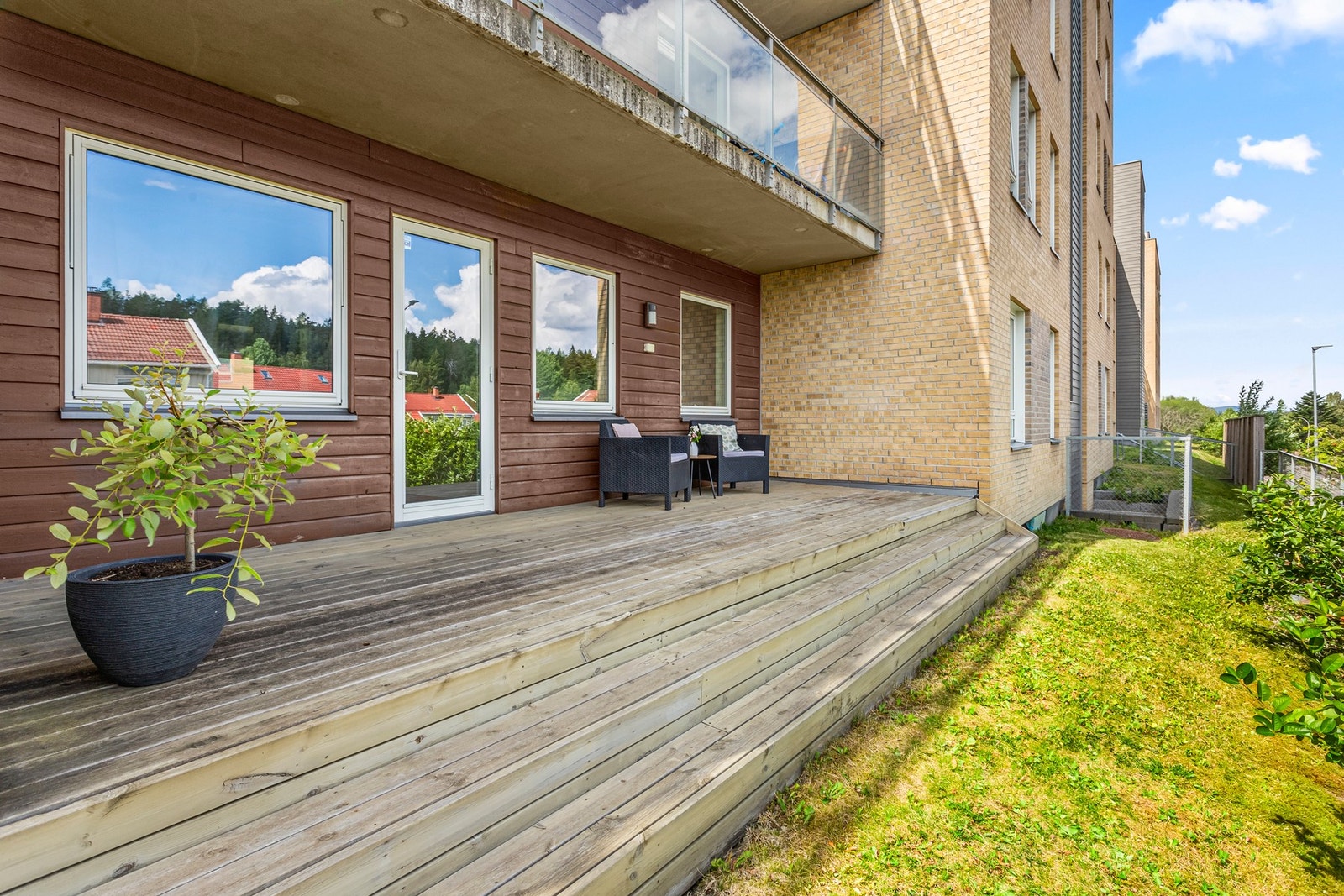 Fra hovedsoverommet er det utgang til en østvendt terrasse på ca. 18 kvm. Galleribilde