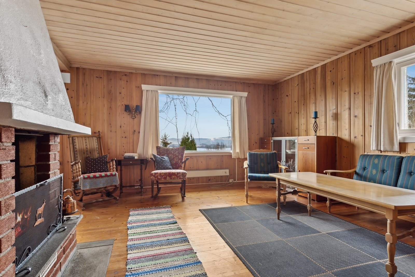 Hytta byr på en stor stueavdeling. Galleribilde