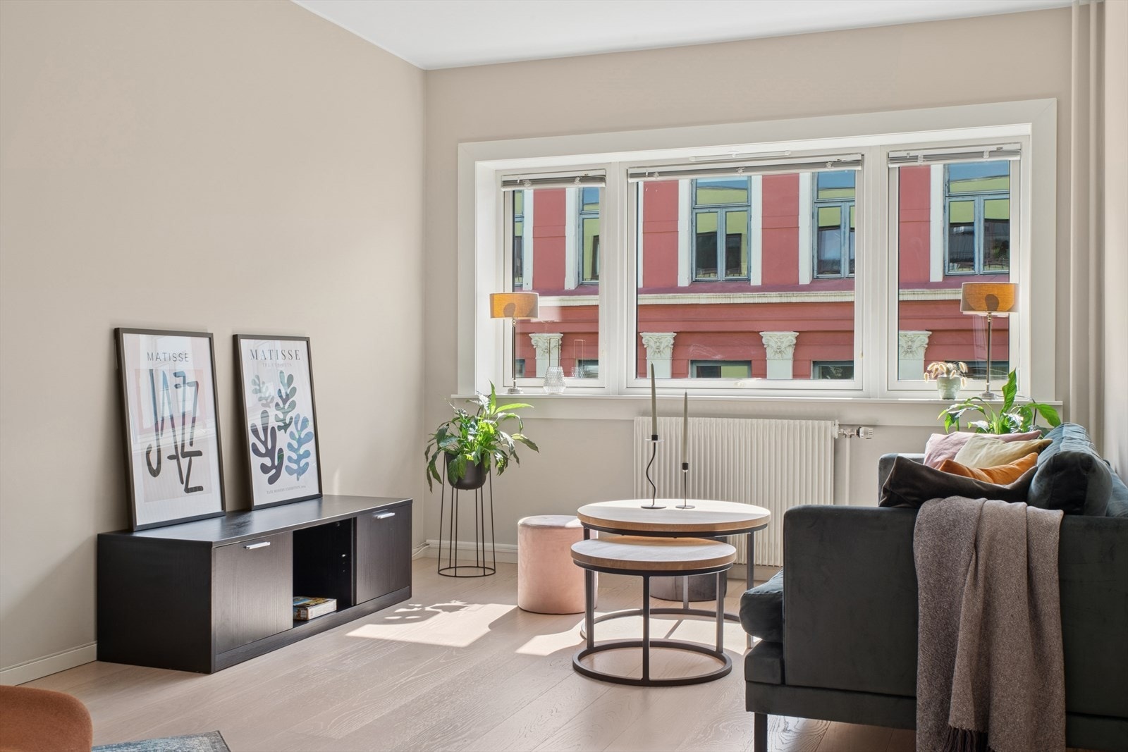 Leiligheten har nyere vinduer fra 2013 og 2019 Galleribilde
