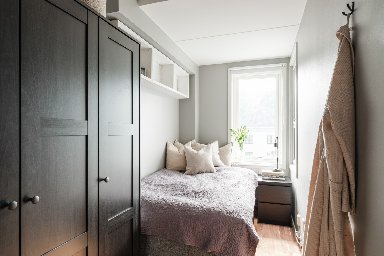 Leilighetens andre soverom kan enkelt innredes med seng og garderobeskap. Galleribilde