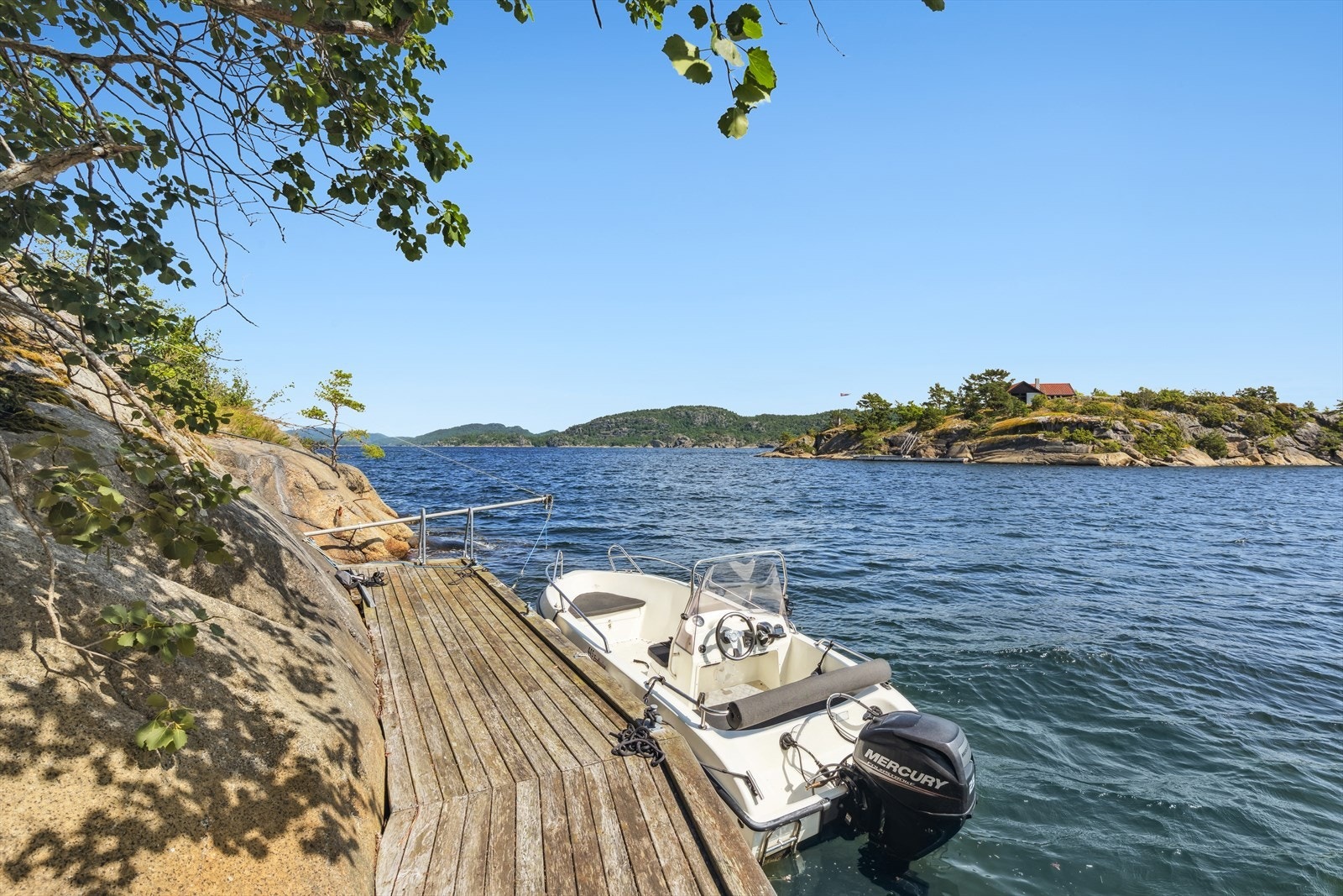 Kast loss fra egen brygge og nyt det skjæregården har å by på! Galleribilde