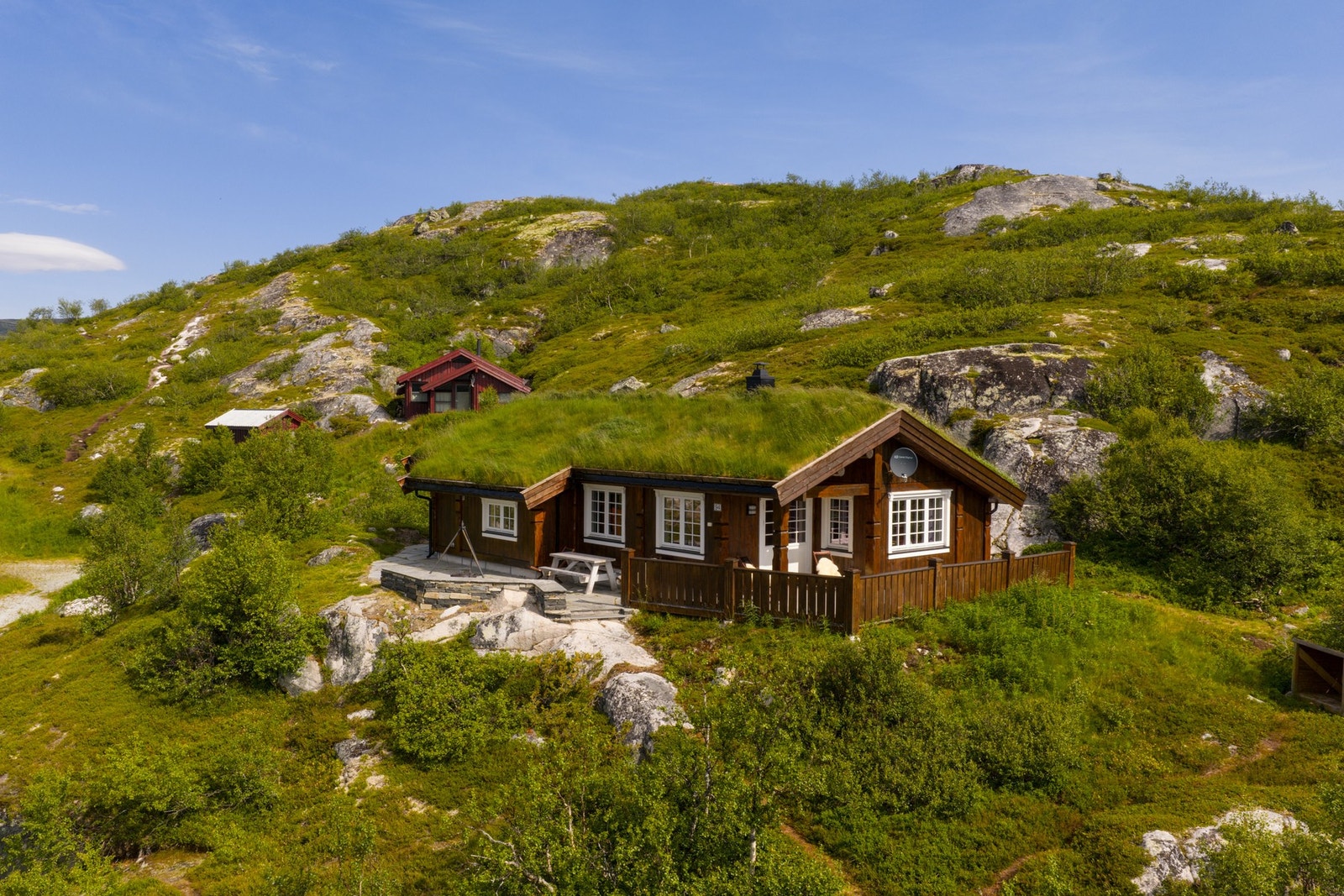 På vinterstid er det parkering på felles p-plass langs Rv.7 Galleribilde