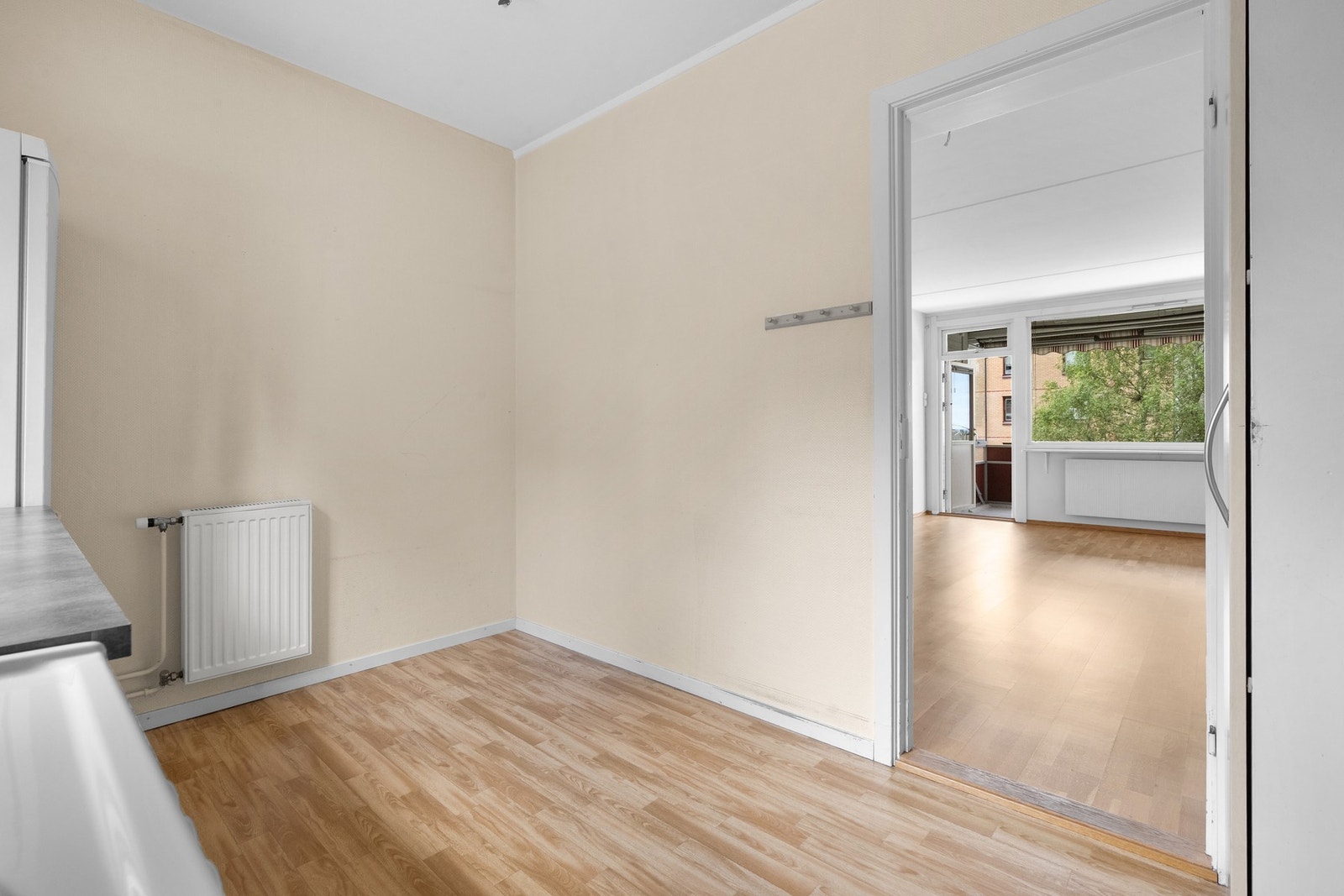 Kjøkkenet ligger i tilknytning til stuen, og mange har laget en åpen løsning mellom de to rommene. Galleribilde