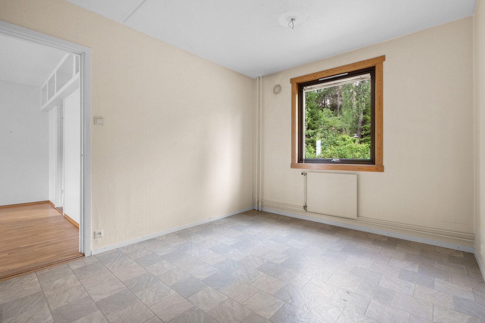 Leiligheten har to gode soverom, hvor det ene ligger i tilknytning til entreen mens dette har adkomst fra stuen. Galleribilde