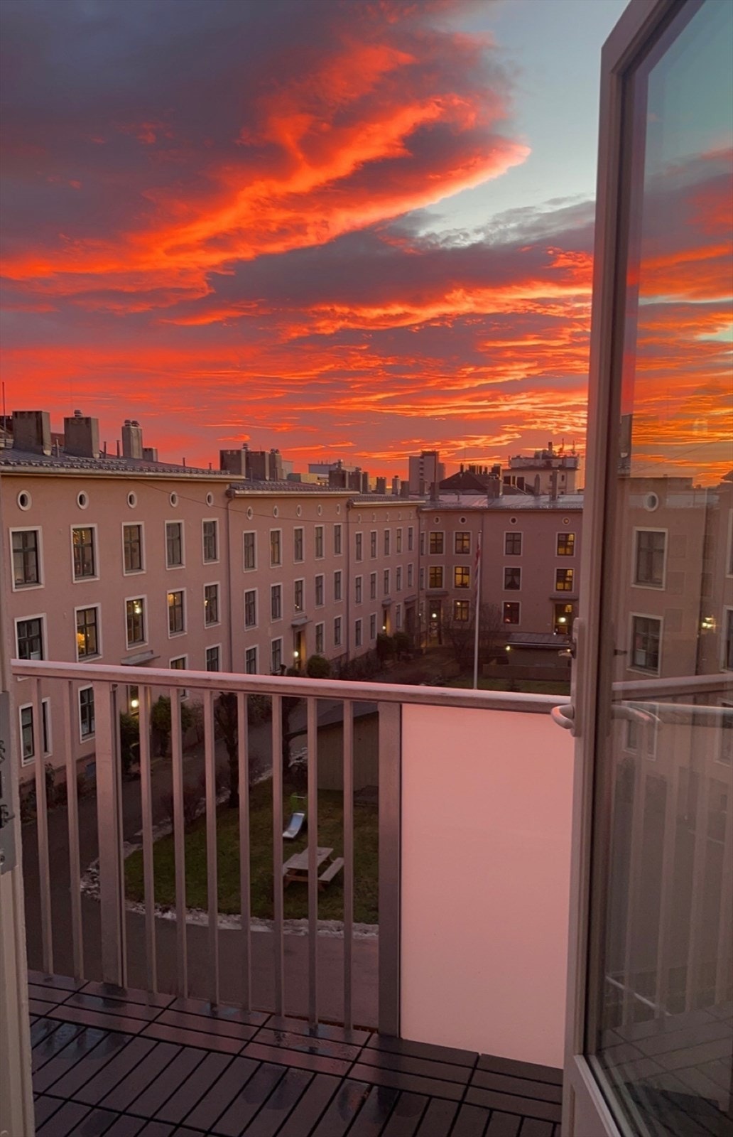 Nyt fantastiske solnedganger fra balkongen (Selger sitt bilde) Galleribilde