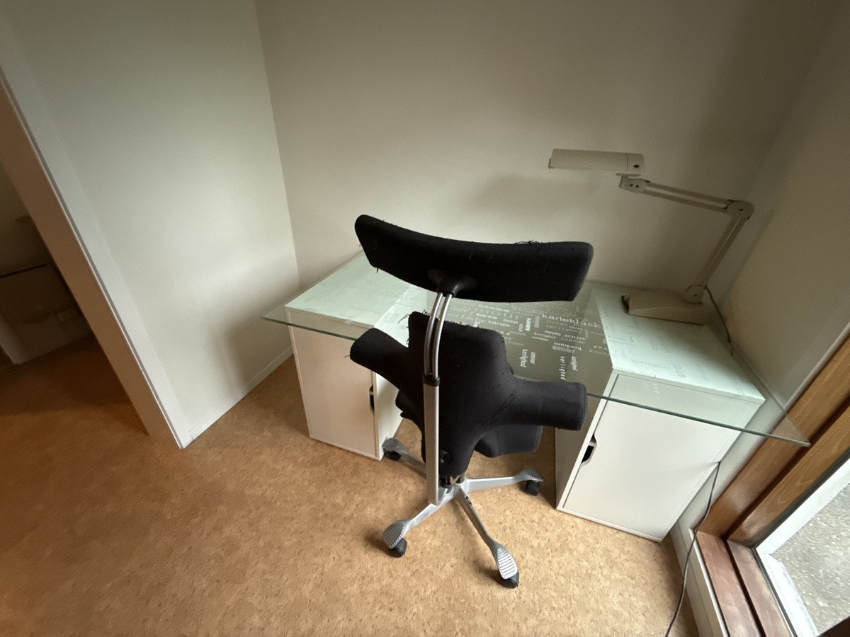 Sov 2 blir møblert m/hyller etter behov Galleribilde