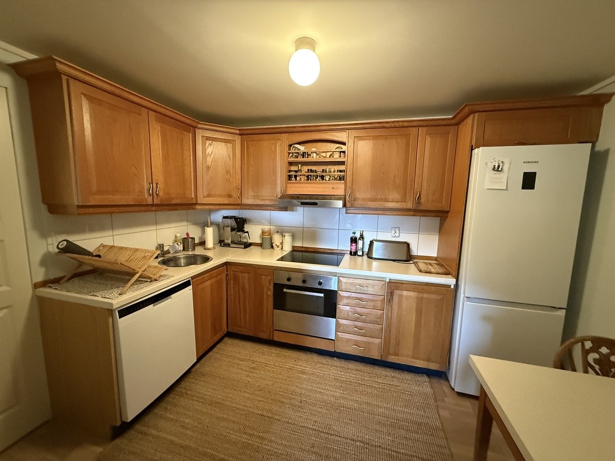 Nytt kombiskap og oppvaskmaskin Galleribilde