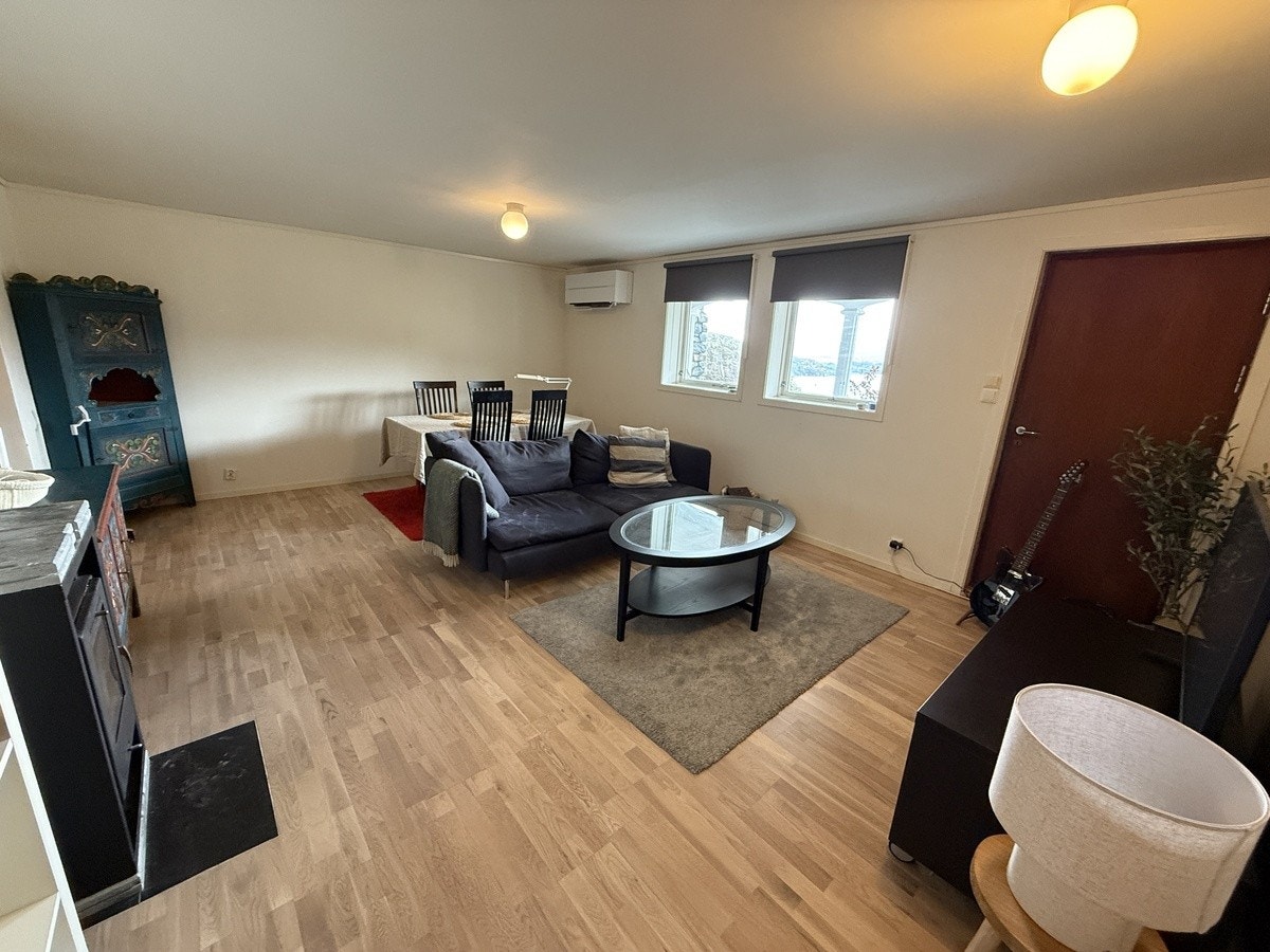 Spisestue, salong og TV-krok Galleribilde