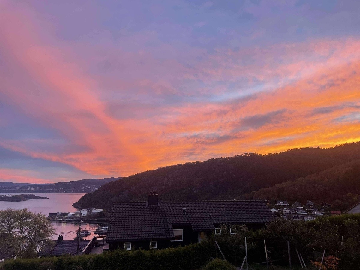 Kort vei til Kvarven og Lyderhorn (396moh) Galleribilde