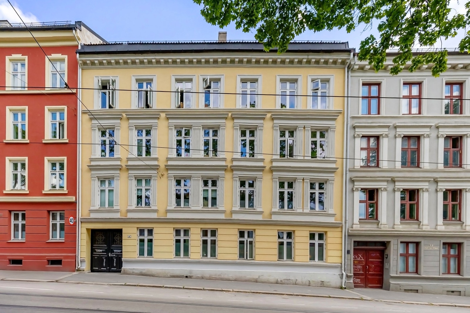 Fasade sett fra gateplan. Galleribilde