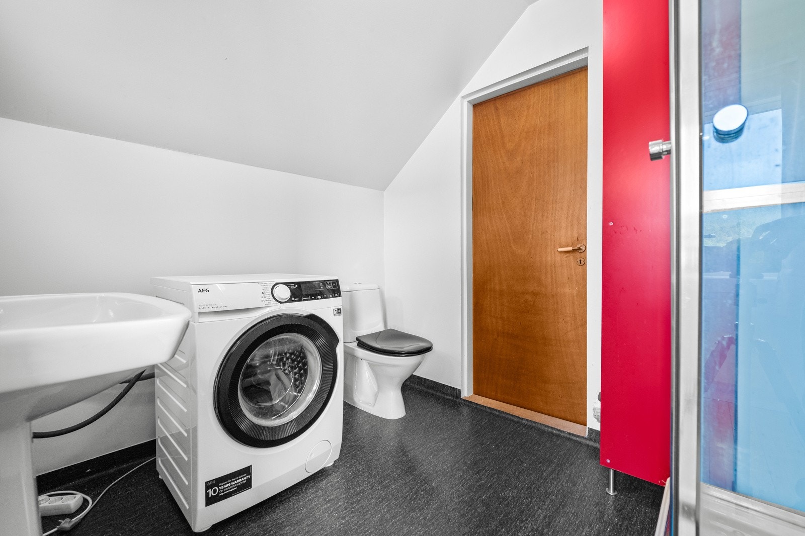 Badet har fått tilstandsgrad 3, og har behov for fornying/oppgradering. Galleribilde