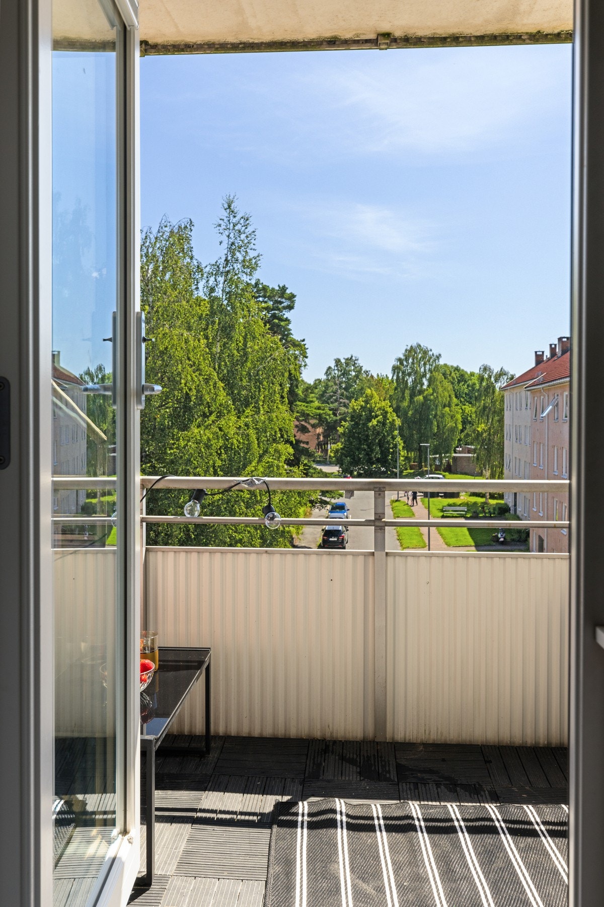 - Fra stuen er det adkomst til sydvest-vendt balkong - Galleribilde