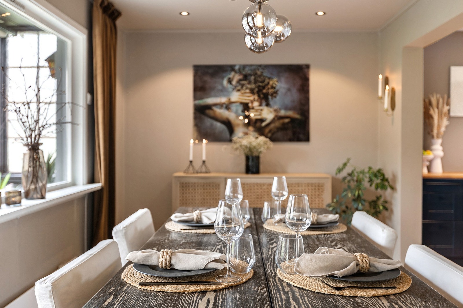 Detaljbilde spisestue. Galleribilde