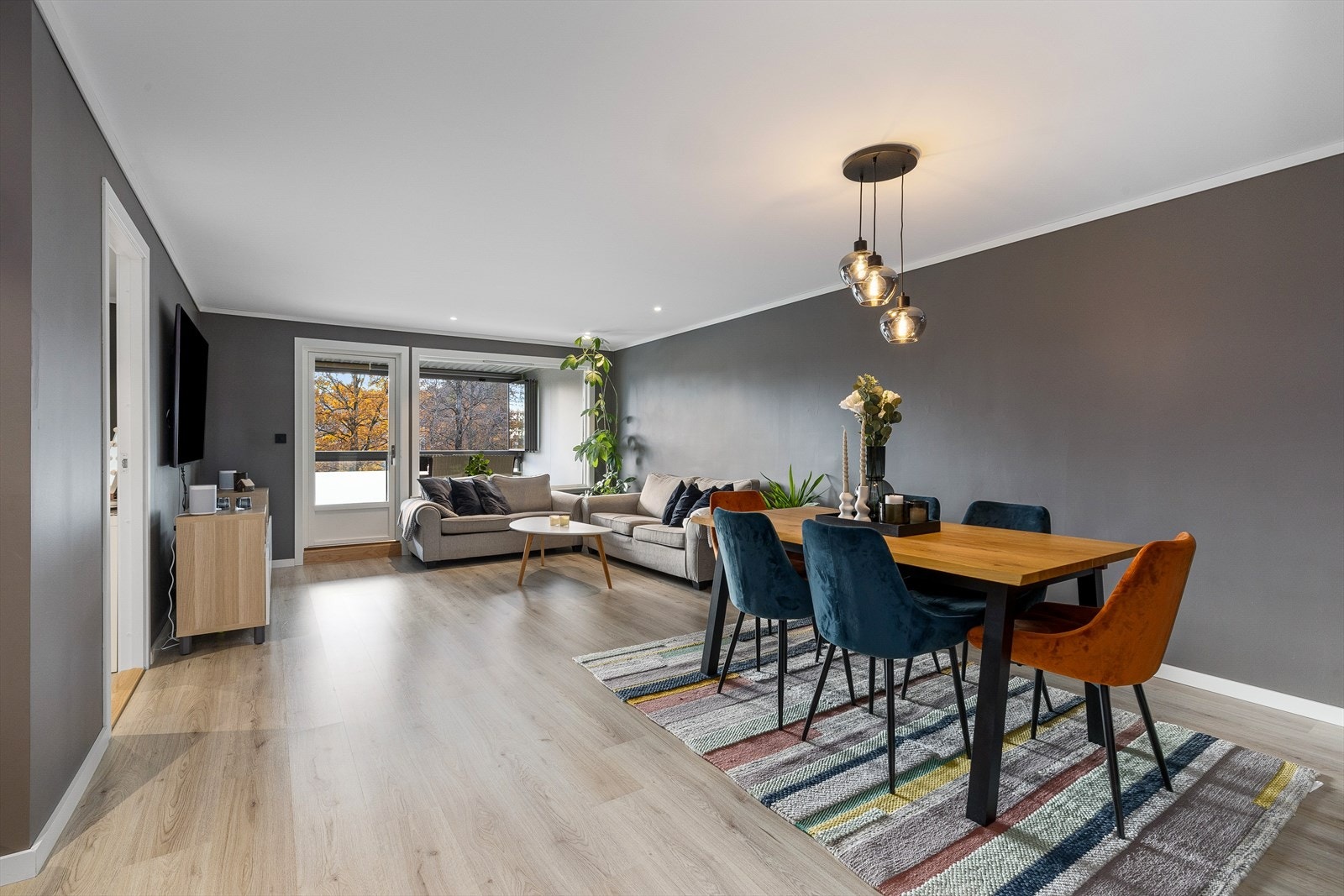 Plass til spisebord i stue Galleribilde