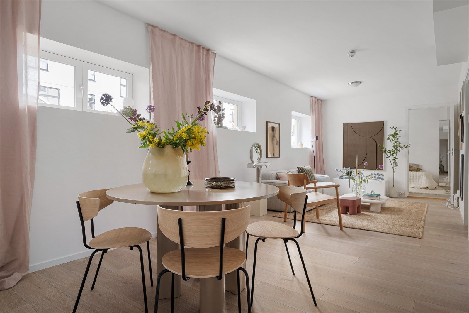 Velkommen til en lys og luftig 3-roms i populære Vøyensvingen! Galleribilde
