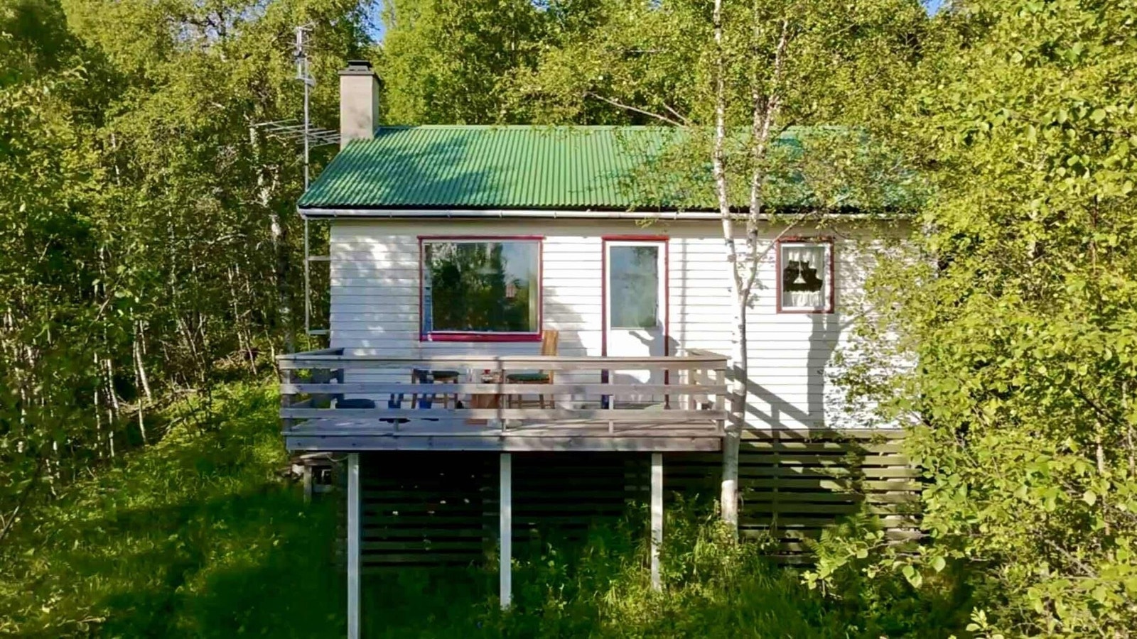 Avdelingsleder/Eiendomsmegler Øyvind Guldhaugen presenterer Forraveien 254. Foto: EFKT Galleribilde