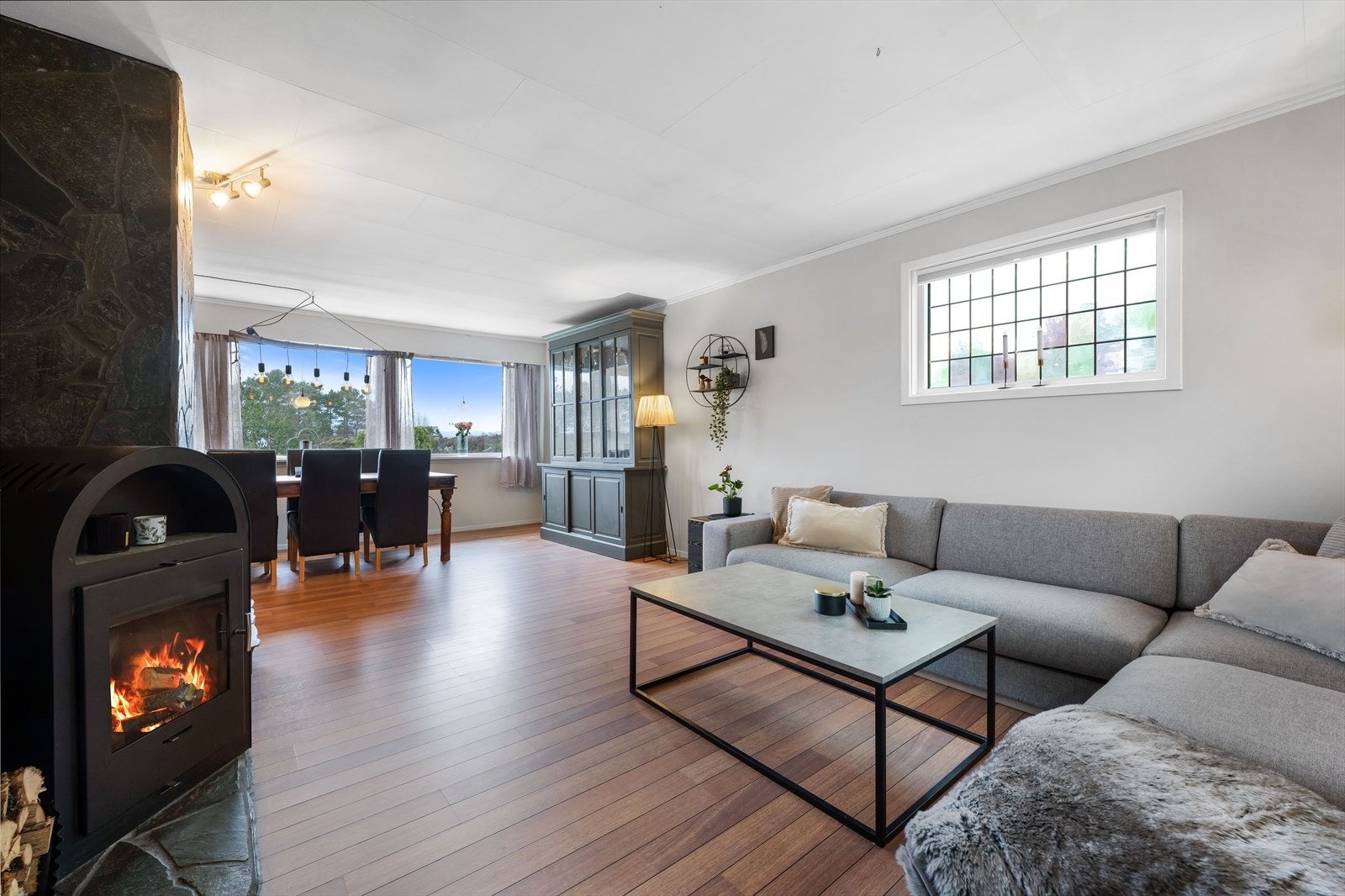 Det er god plass til å innrede med sittegruppe og spiseplass. Galleribilde
