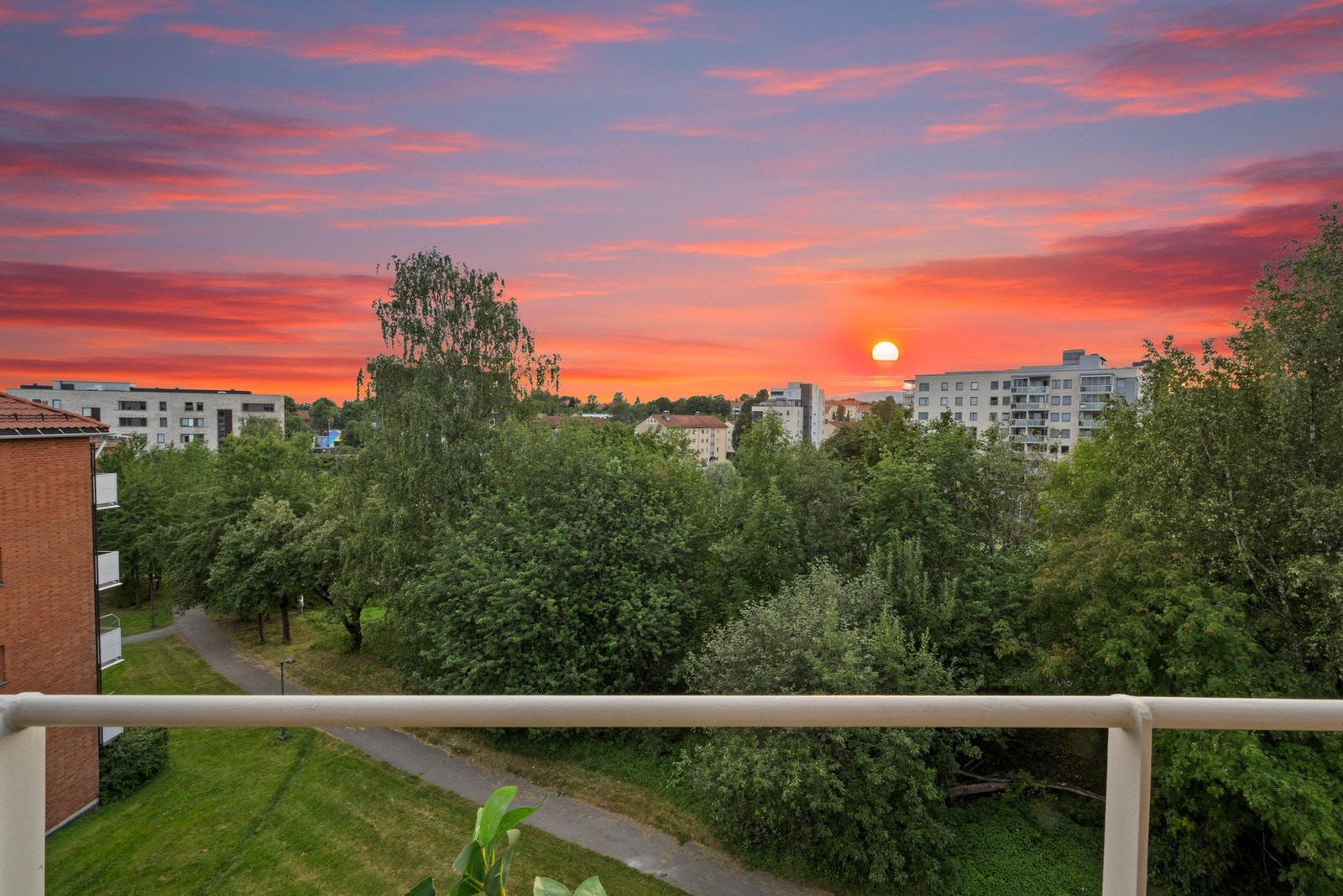 Her kan man nyte vakker kveldsutsikt. Galleribilde