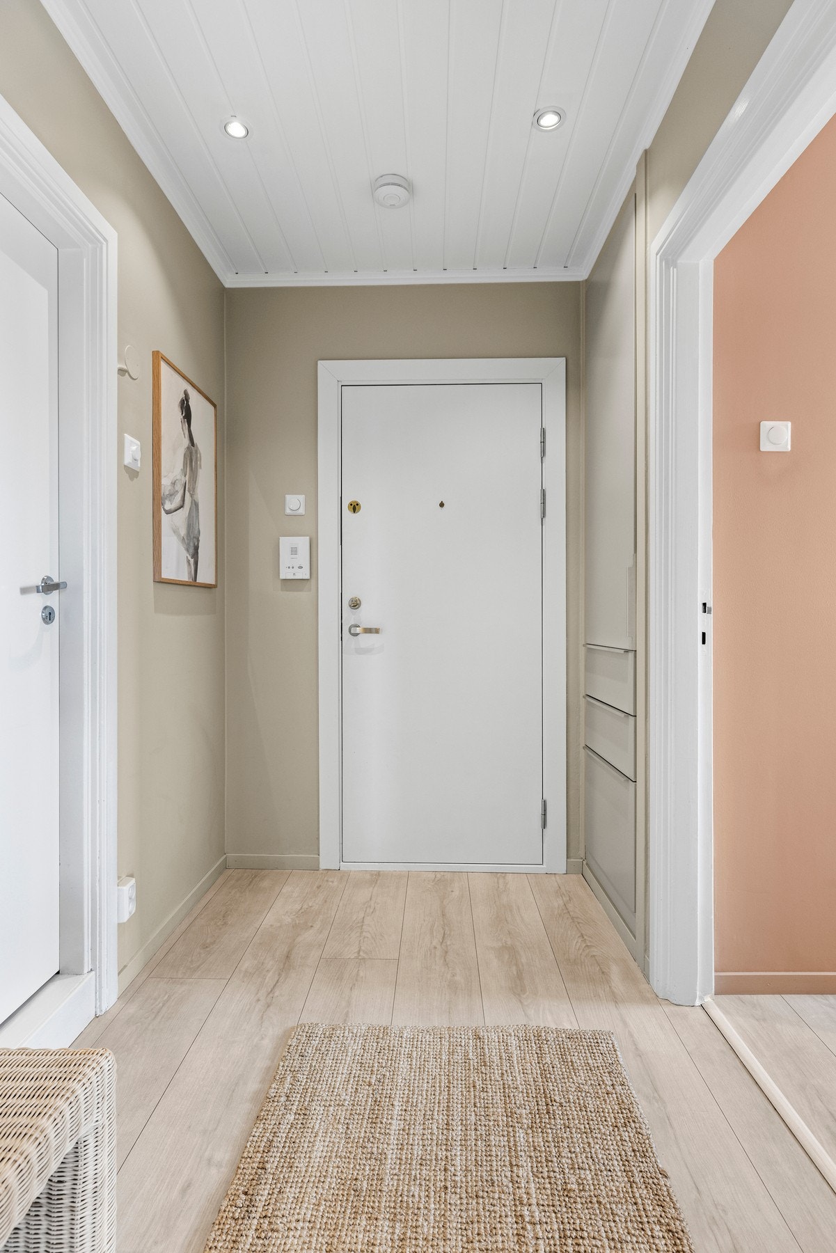 Her får man umiddelbart et godt førsteinntrykk av leiligheten! Galleribilde