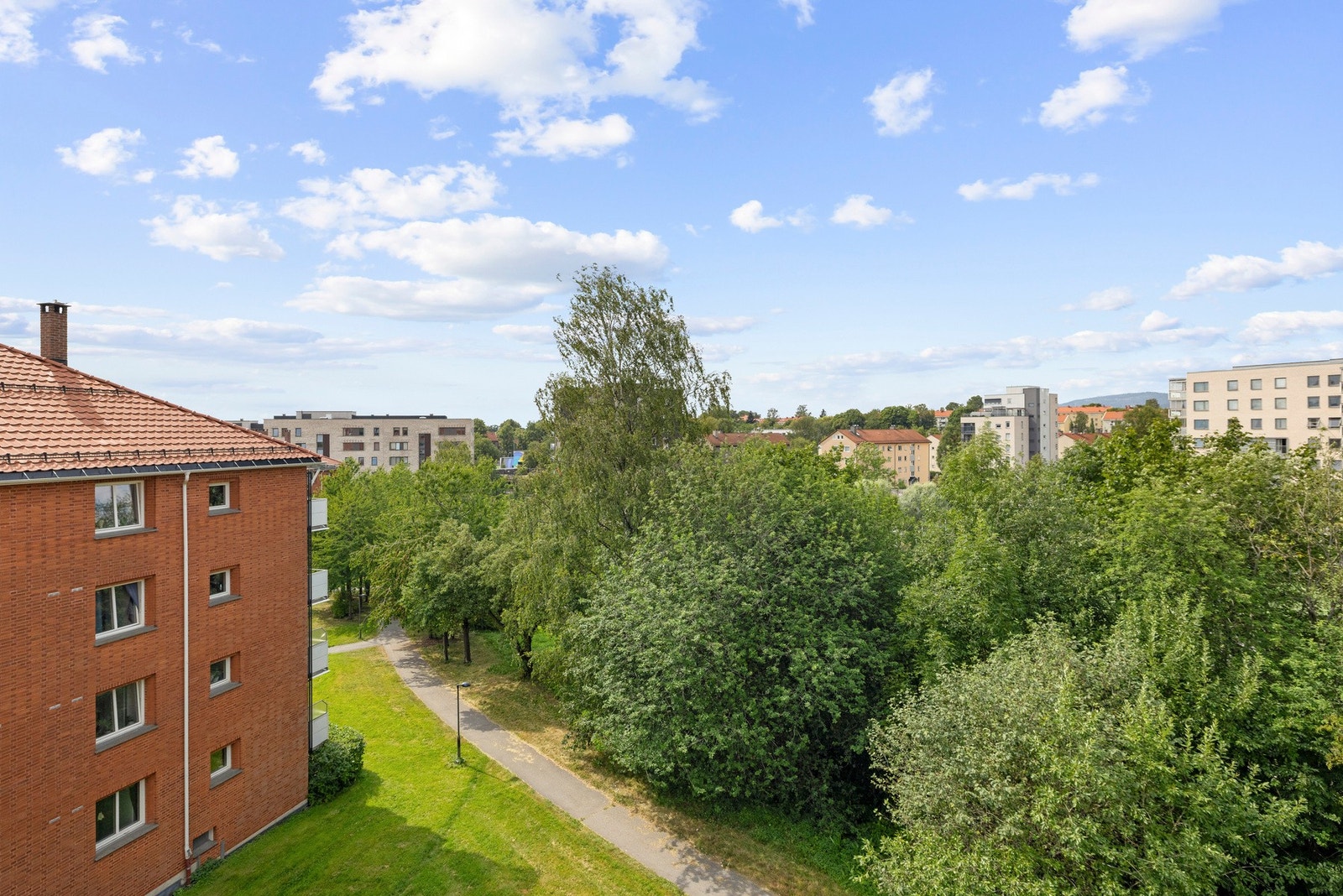 Fint og grønt utsyn fra balkongen. Galleribilde