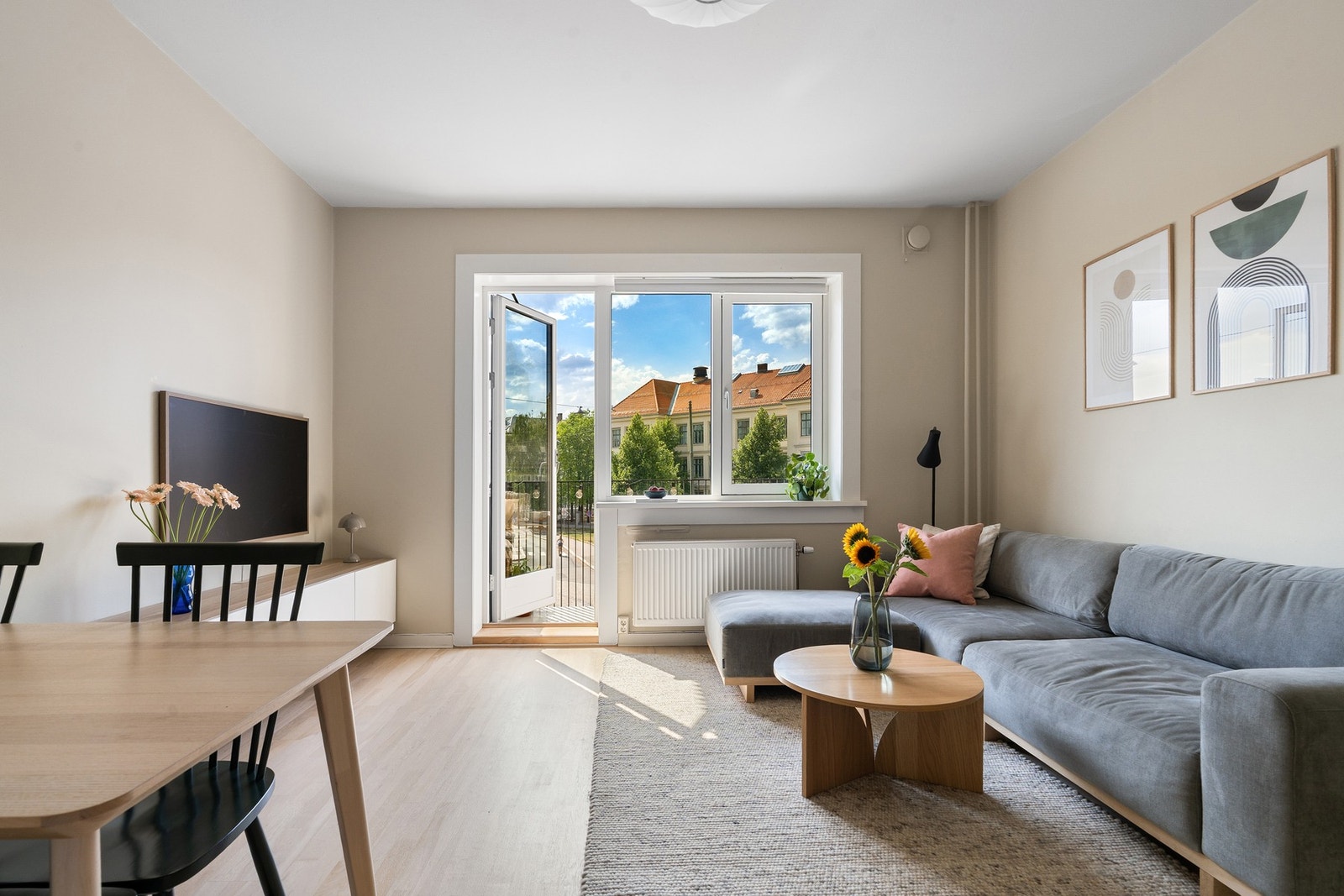 Leiligheten er meget innbydende og har en godt utnyttet planløsning. Galleribilde