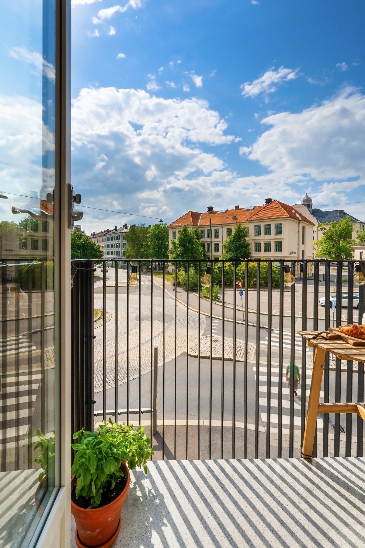 Varme sommerdager vil tilbringes her ute. Galleribilde