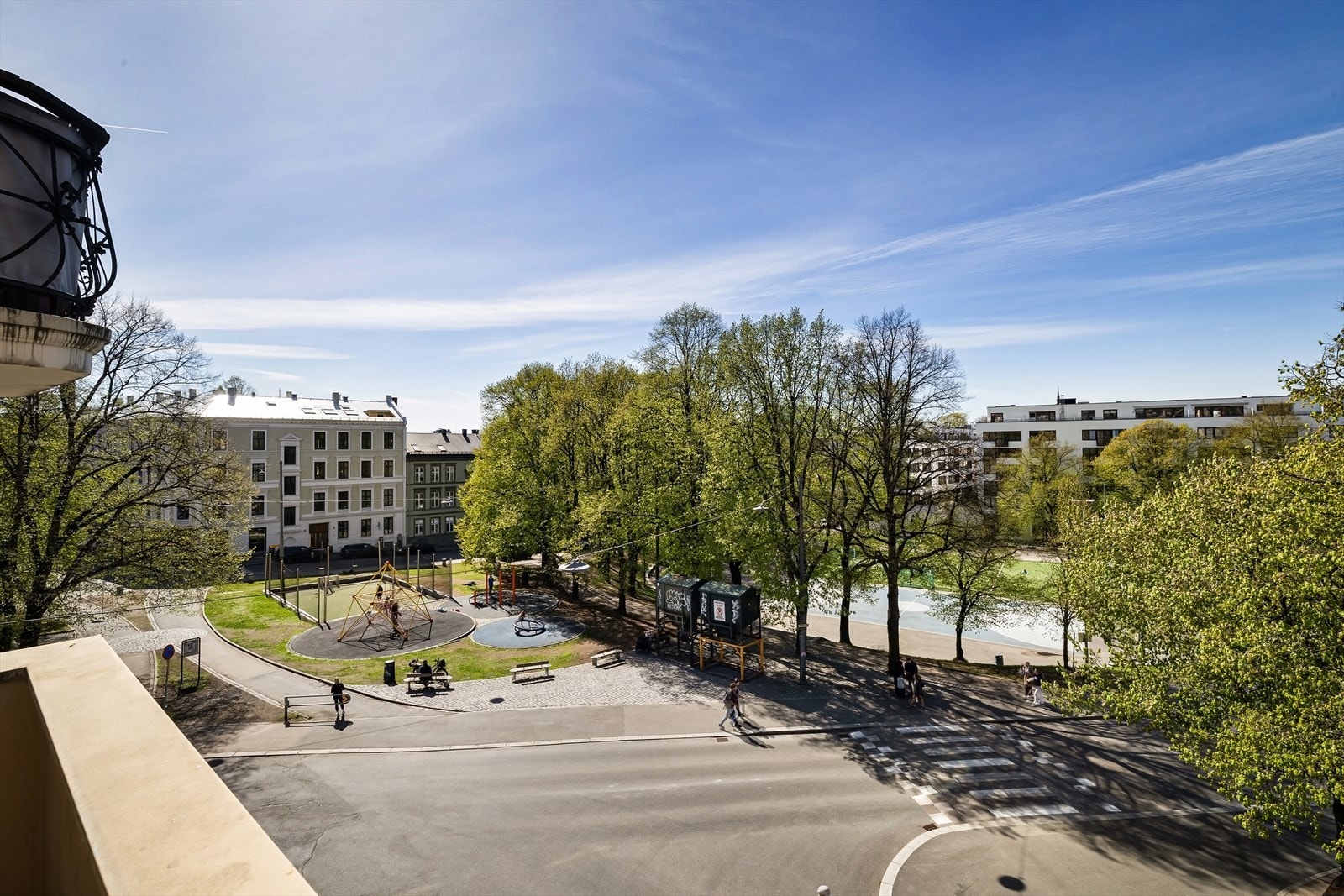 Vestvendt balkong med flott utsikt mot Bislett Galleribilde